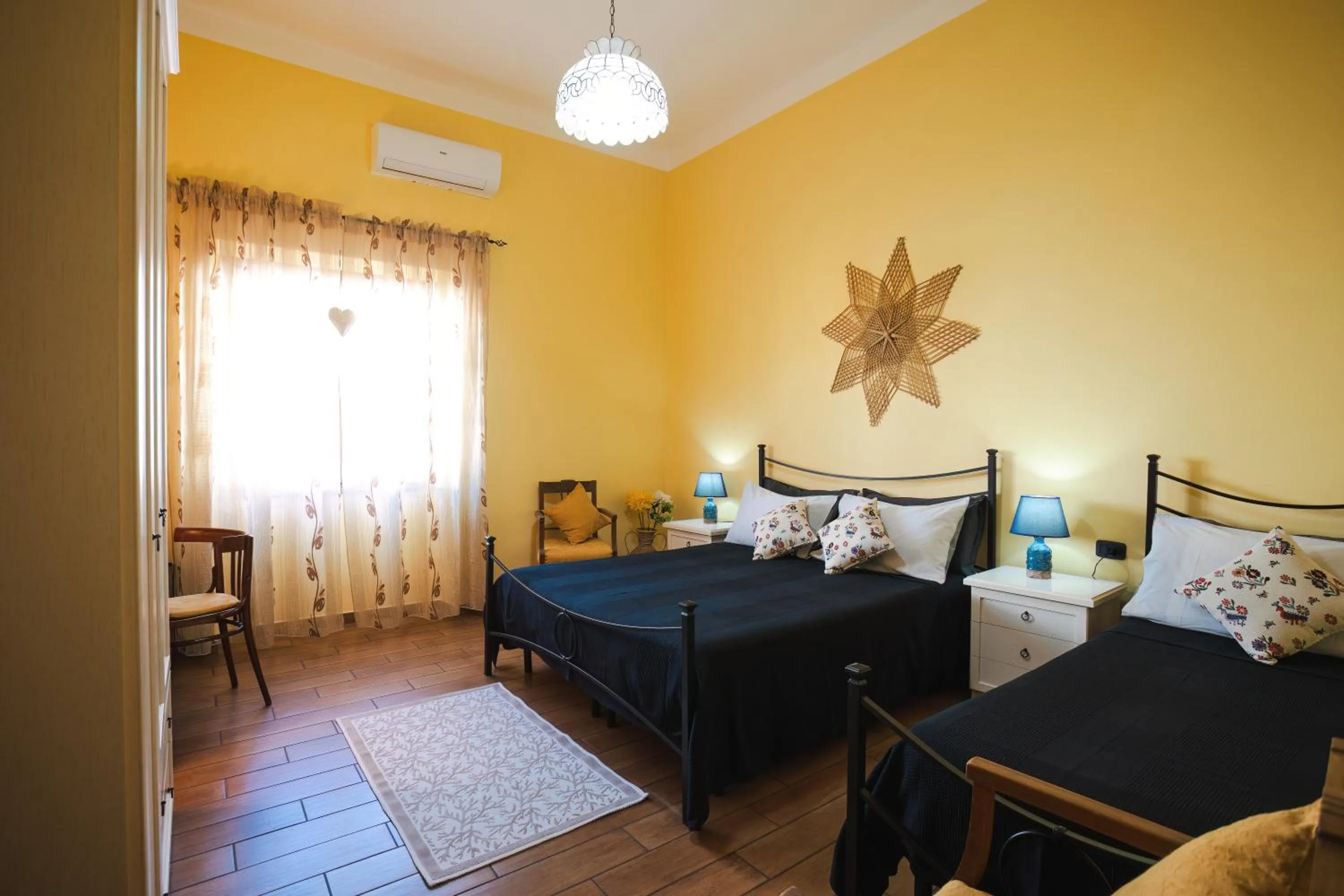 Photo of the whole room, Bed in B&B L'Albero Dei Limoni