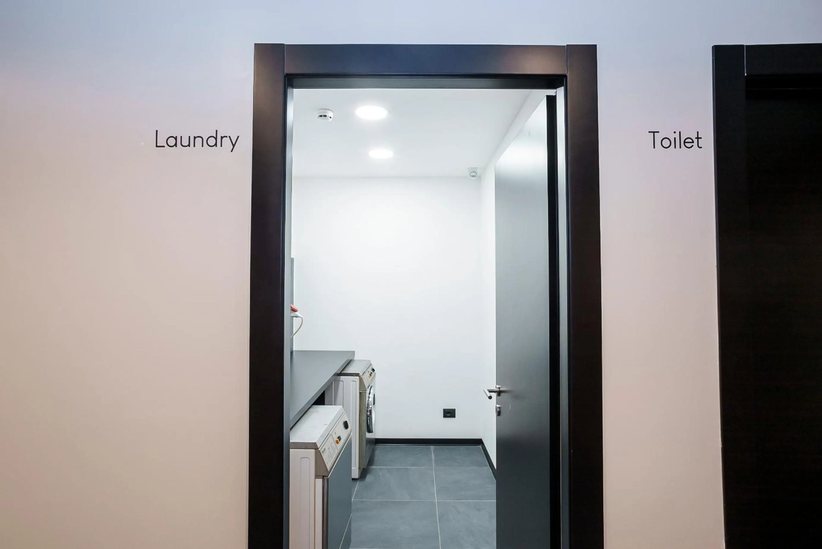 laundry in Aparthotel Colombo Roma