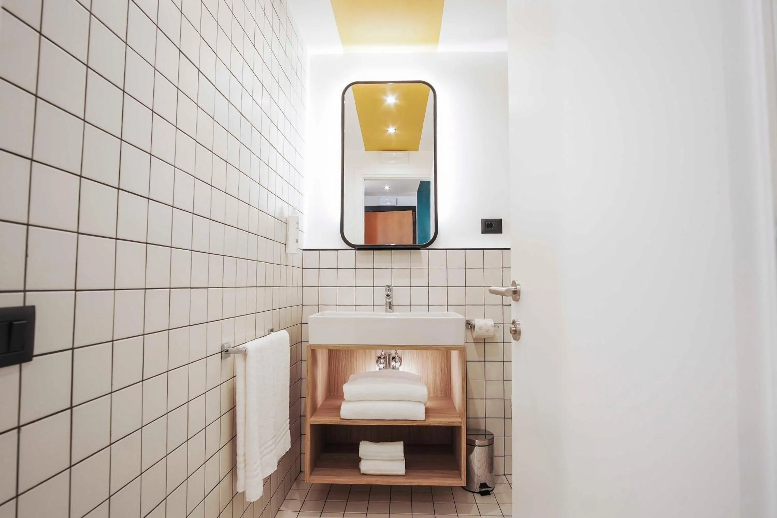 Bathroom in Aparthotel Colombo Roma