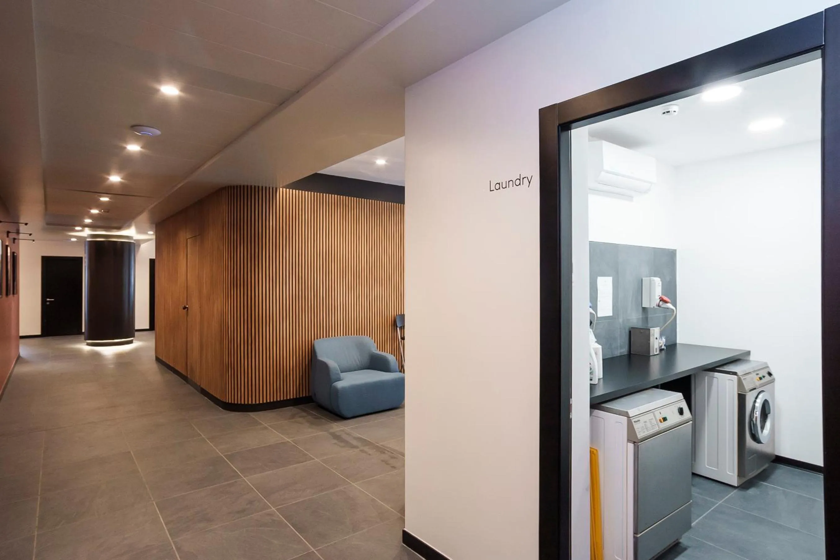 laundry in Aparthotel Colombo Roma