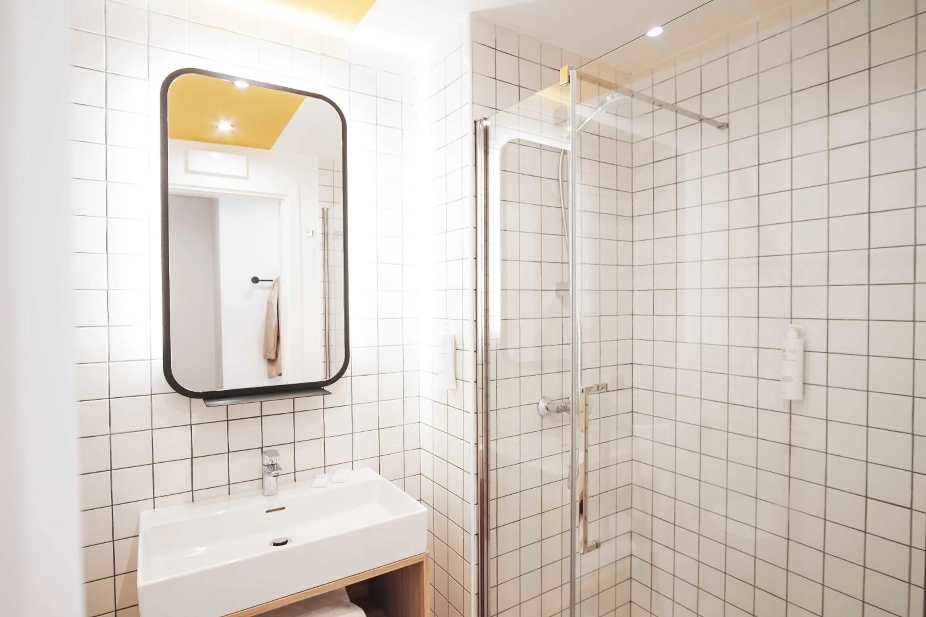 Shower in Aparthotel Colombo Roma