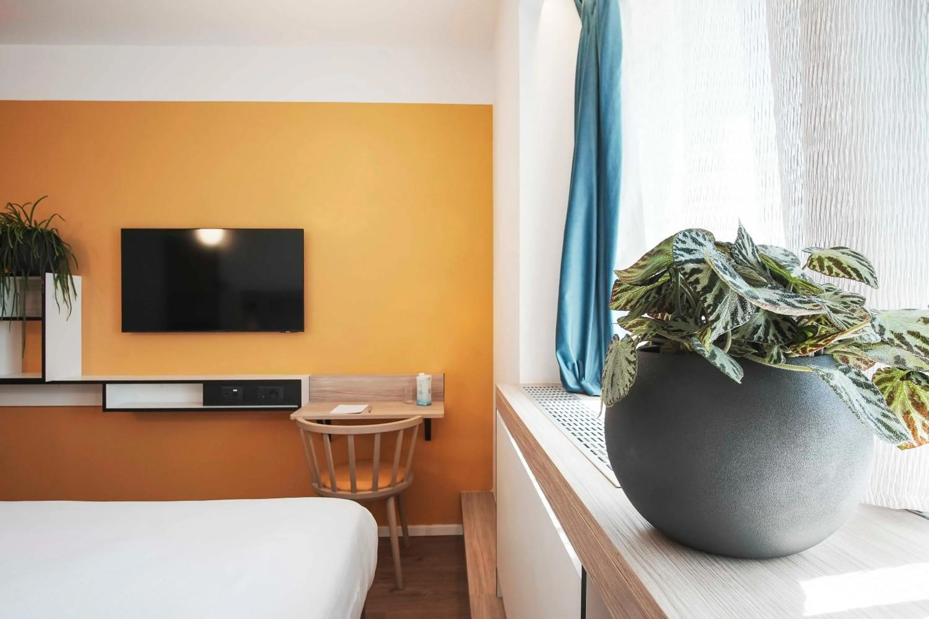 Decorative detail, Bed in Aparthotel Colombo Roma