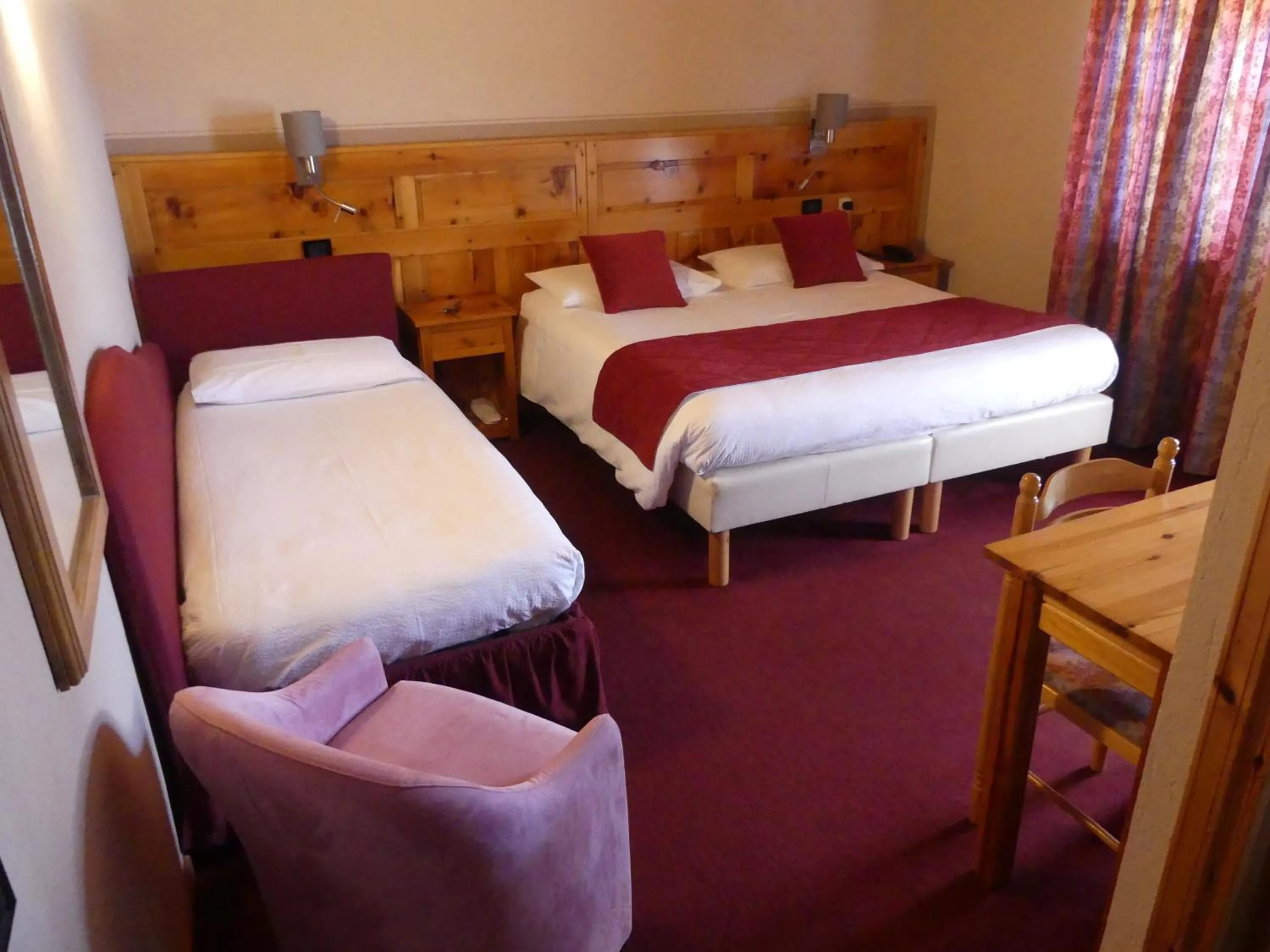 Bedroom, Bed in Hotel Le Clocher