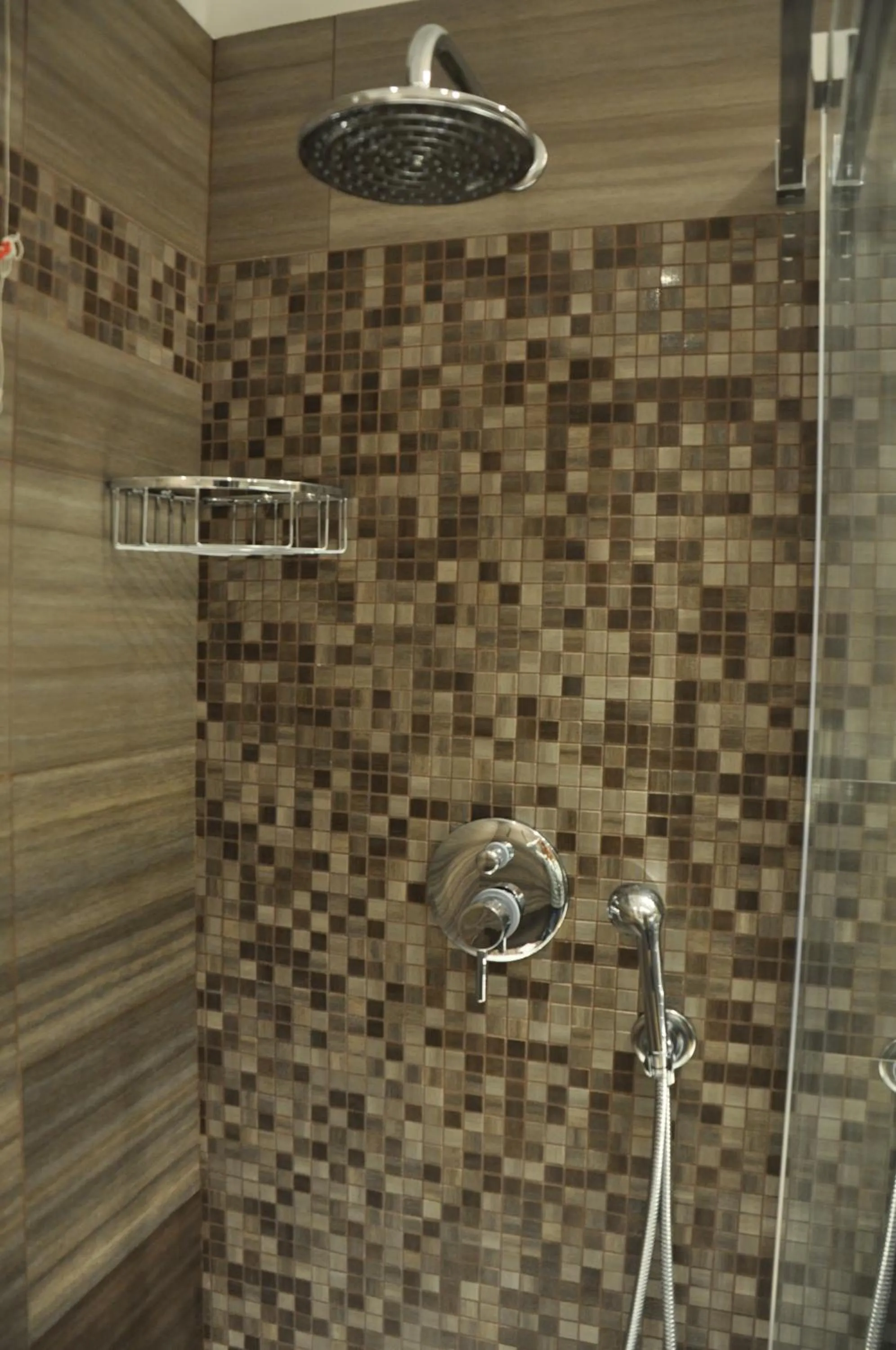 Shower in Rome Airport Hotel Fiumicino