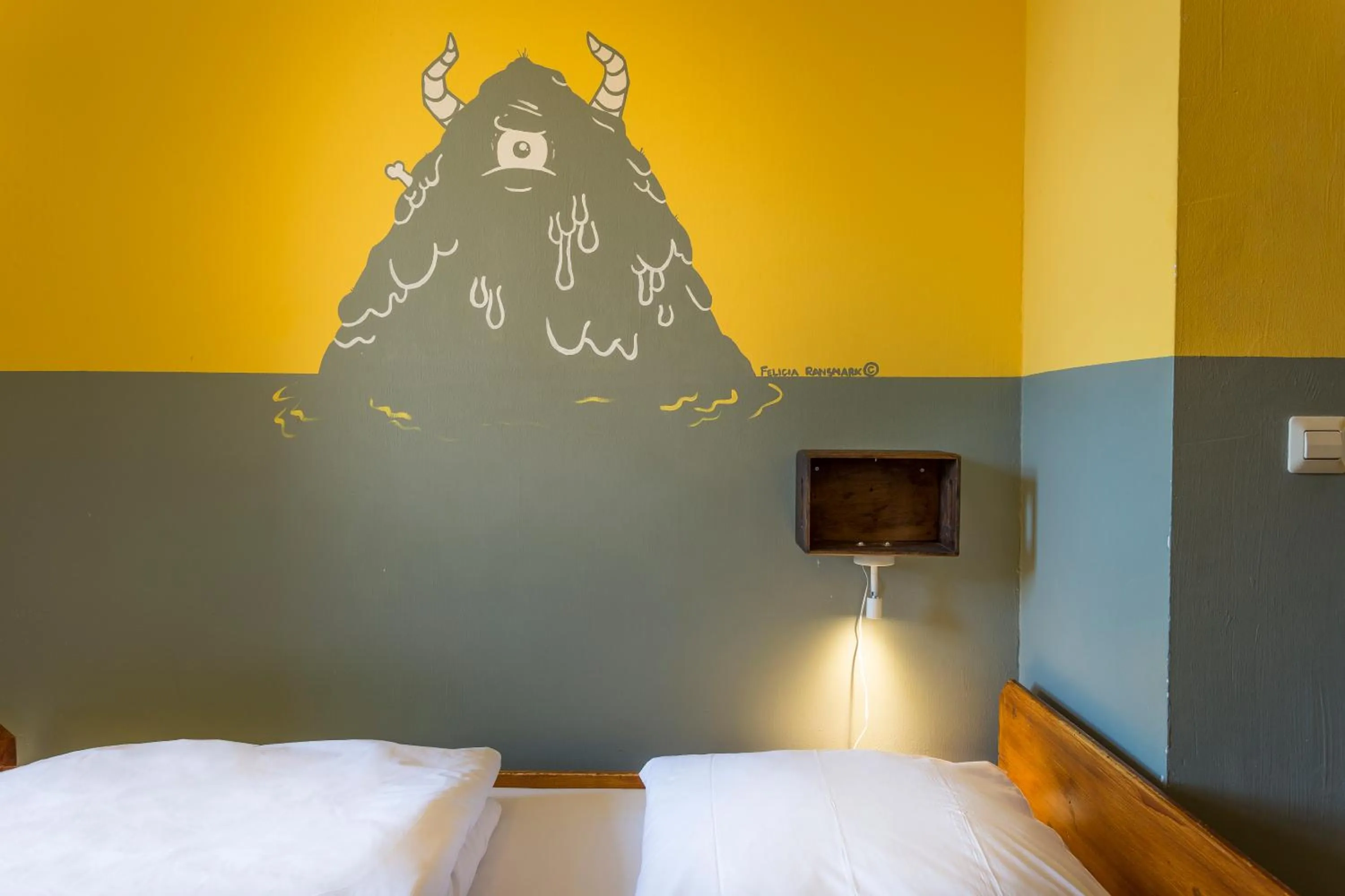 Photo of the whole room, Bed in Sunflower Hostel Berlin