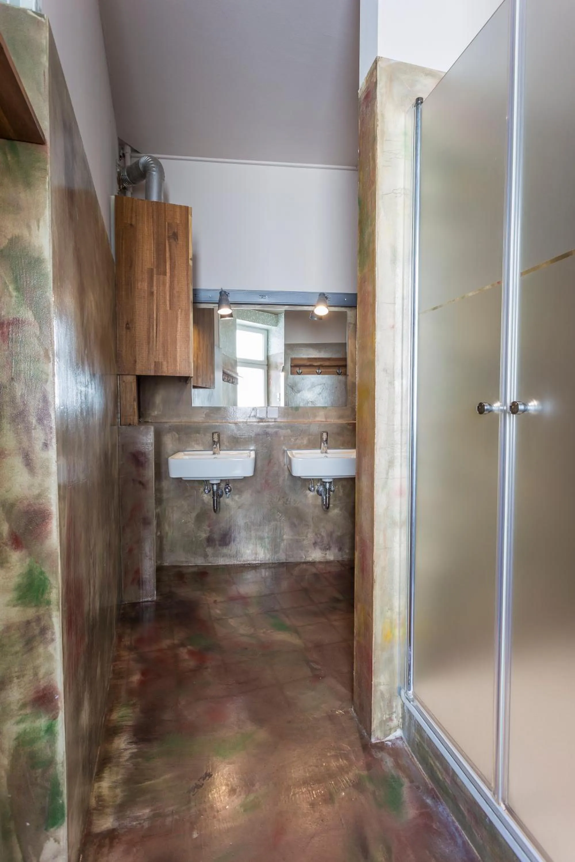 Shower in Sunflower Hostel Berlin