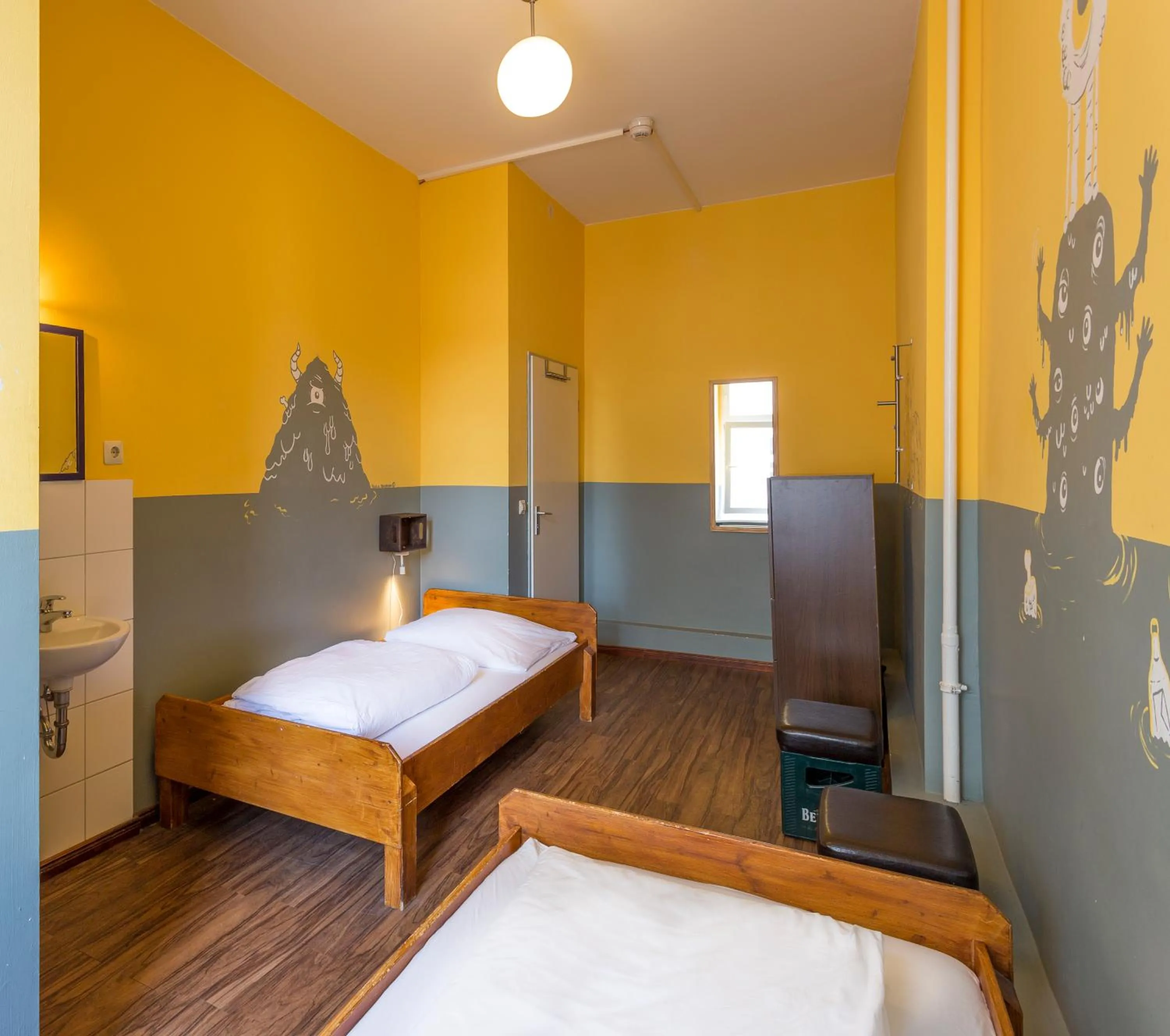 Photo of the whole room, Bed in Sunflower Hostel Berlin