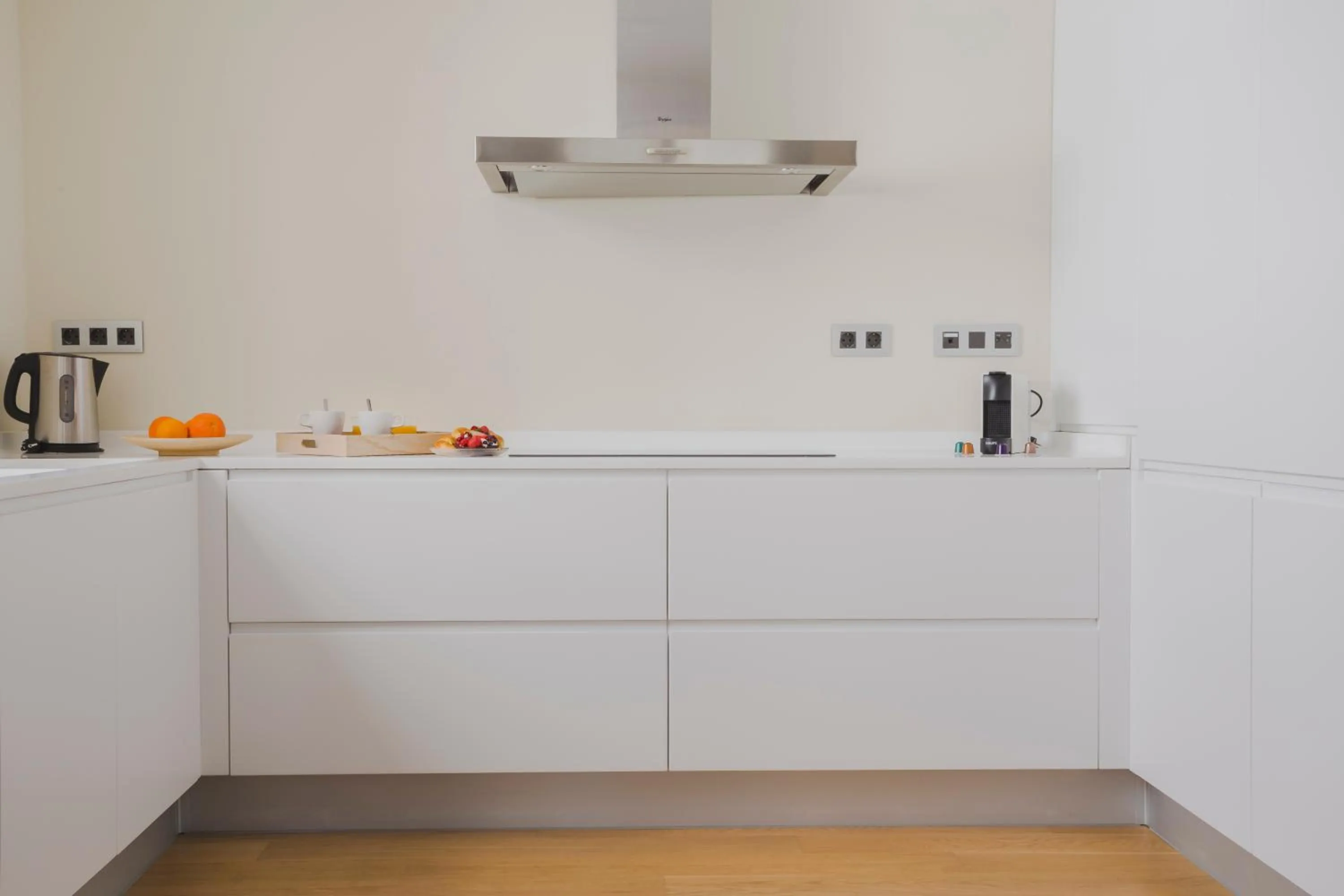 Food and drinks in HQ Rooms Apartments San Vicente