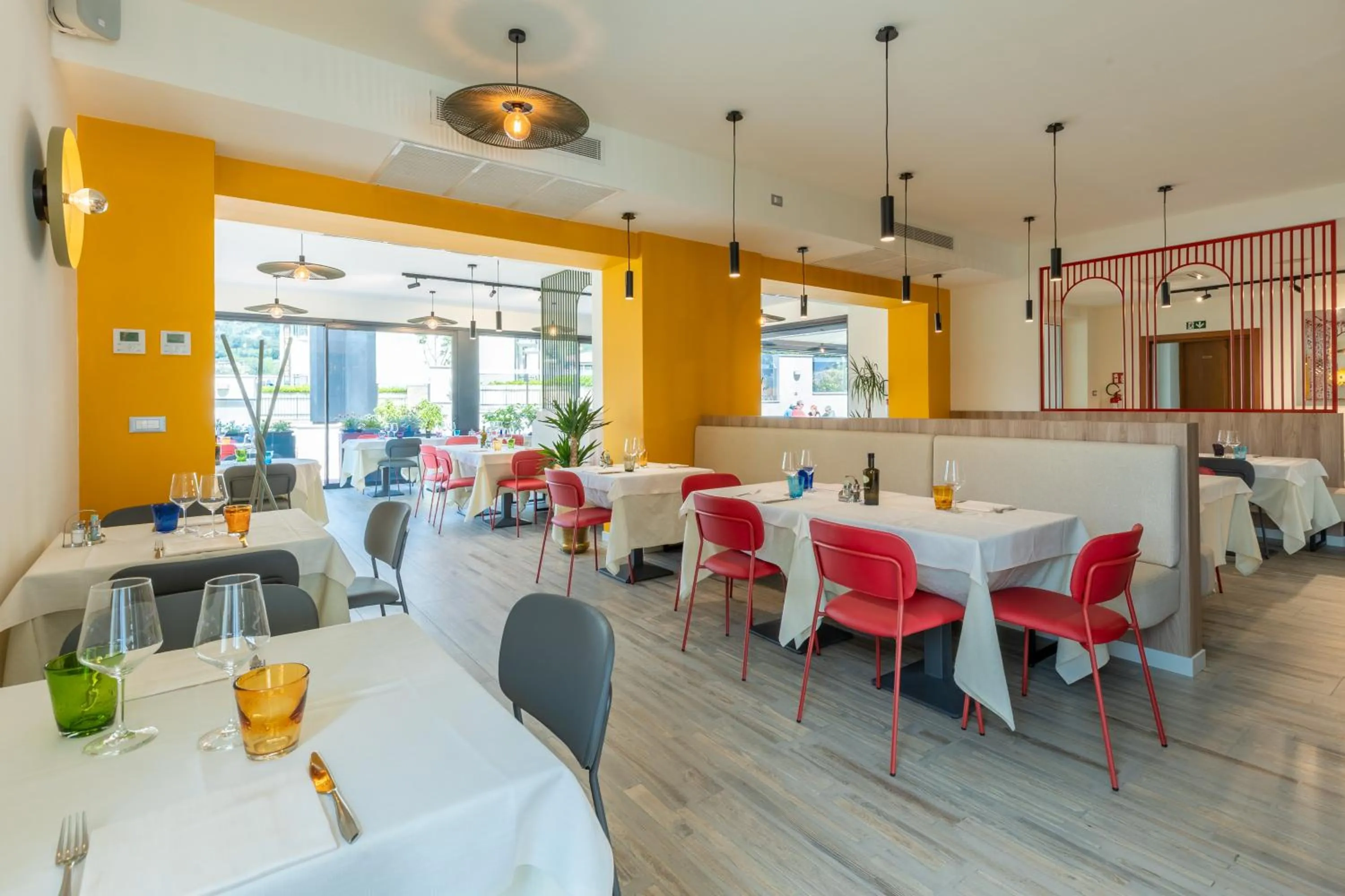 Restaurant/places to eat in Amaris