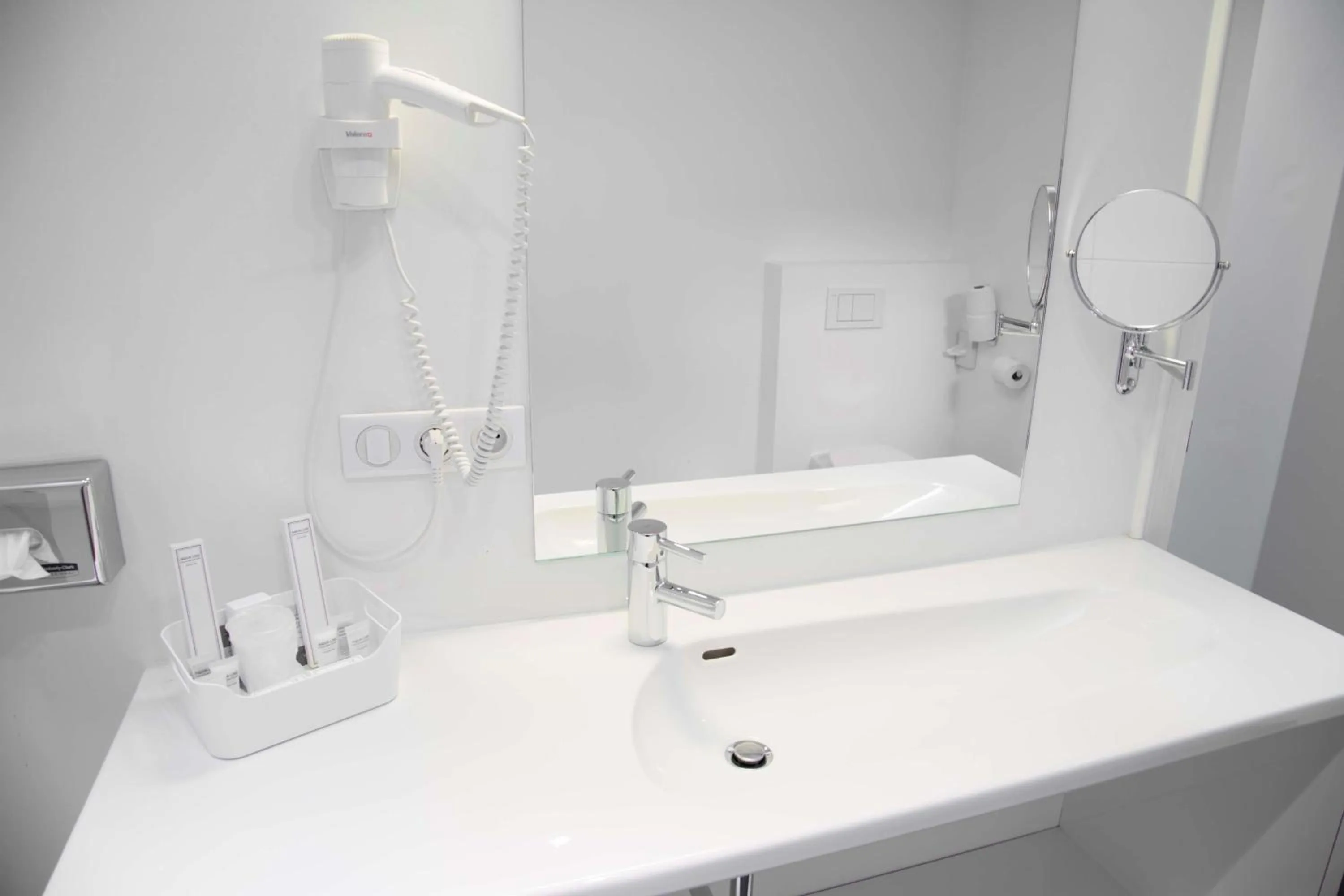 Bathroom in Zimmerhof Hotel