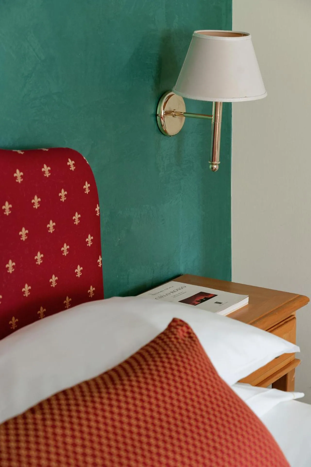 Decorative detail, Bed in 5Miglia Hotel & Spa