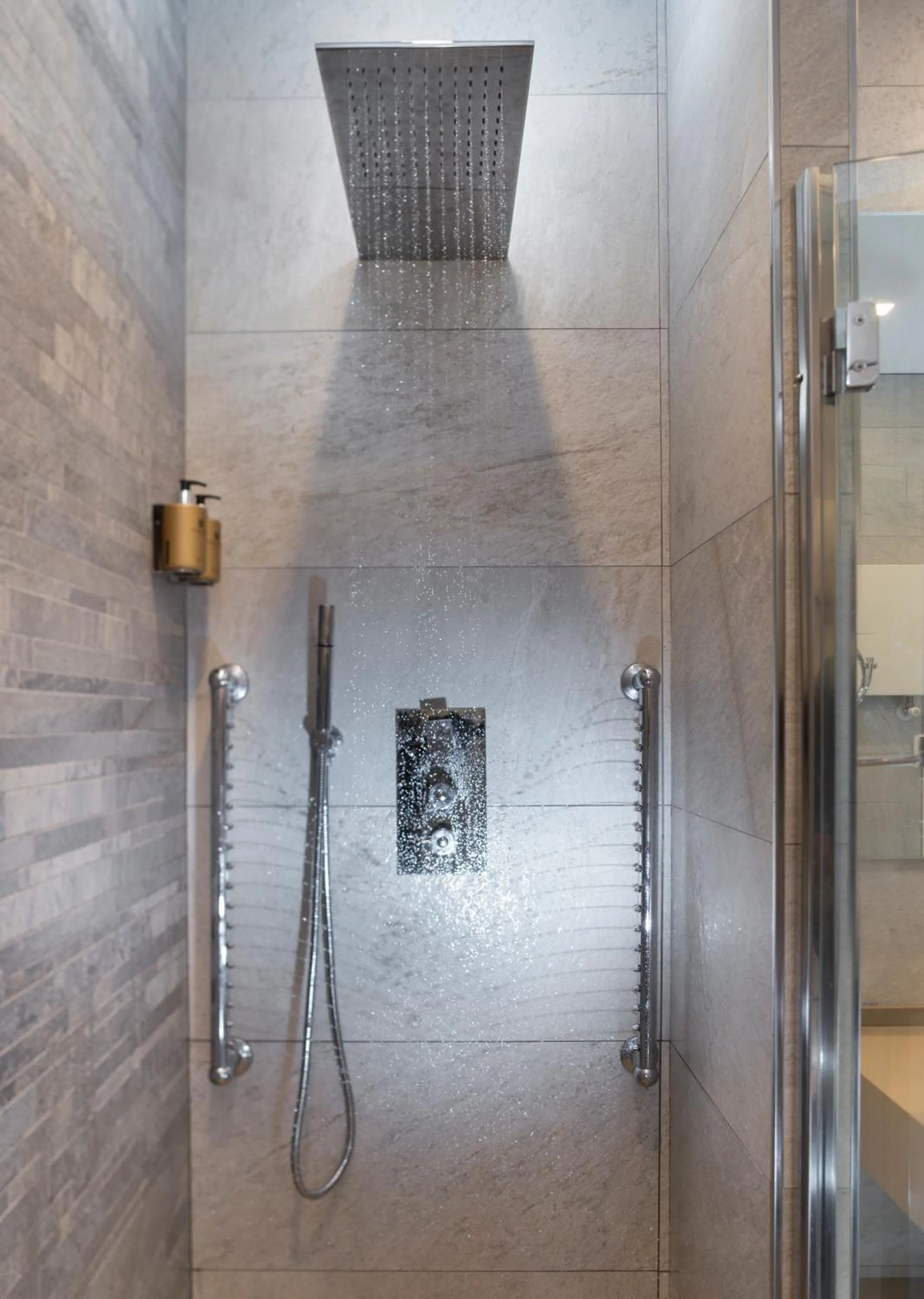 Bathroom in Europa Grand Hotel