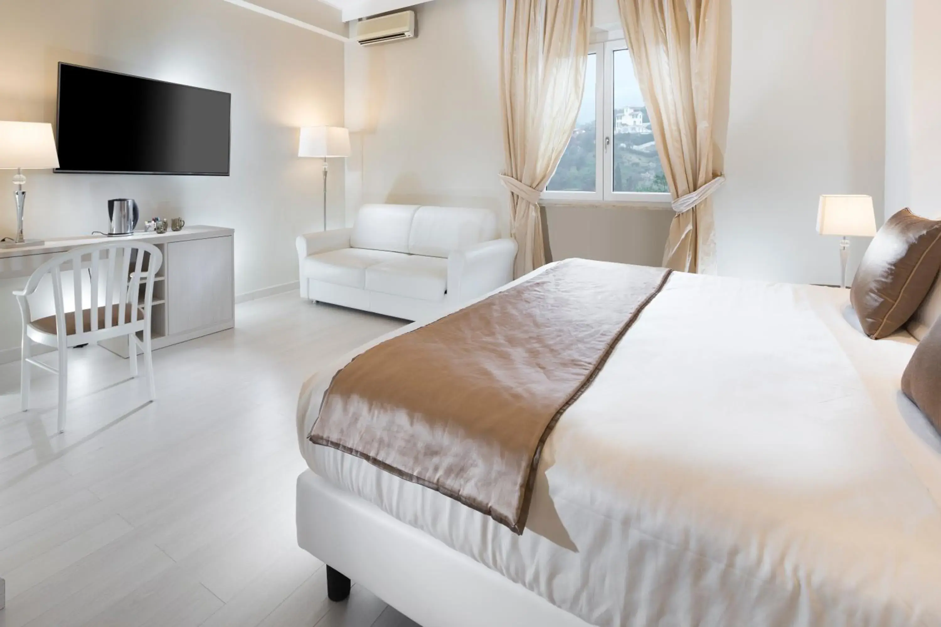 Triple Room - single occupancy in Europa Grand Hotel Triple Room - single occupancy in Europa Grand Hotel