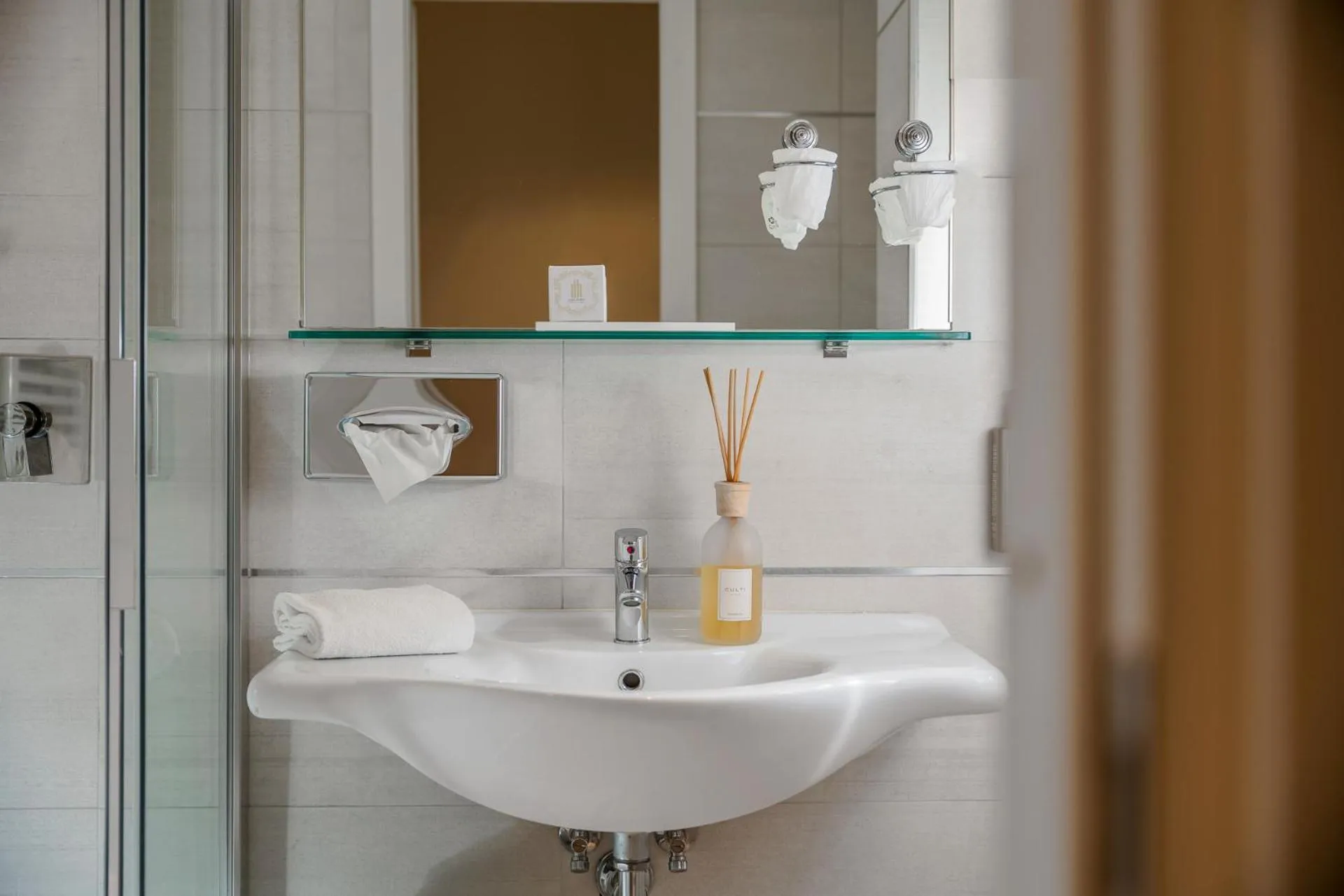 Bathroom in Europa Grand Hotel