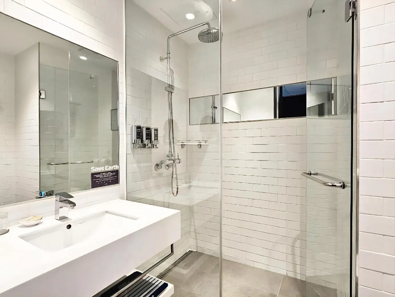 Standard Double Room in GLAD Gangnam COEX Center Standard Double Room in GLAD Gangnam COEX Center