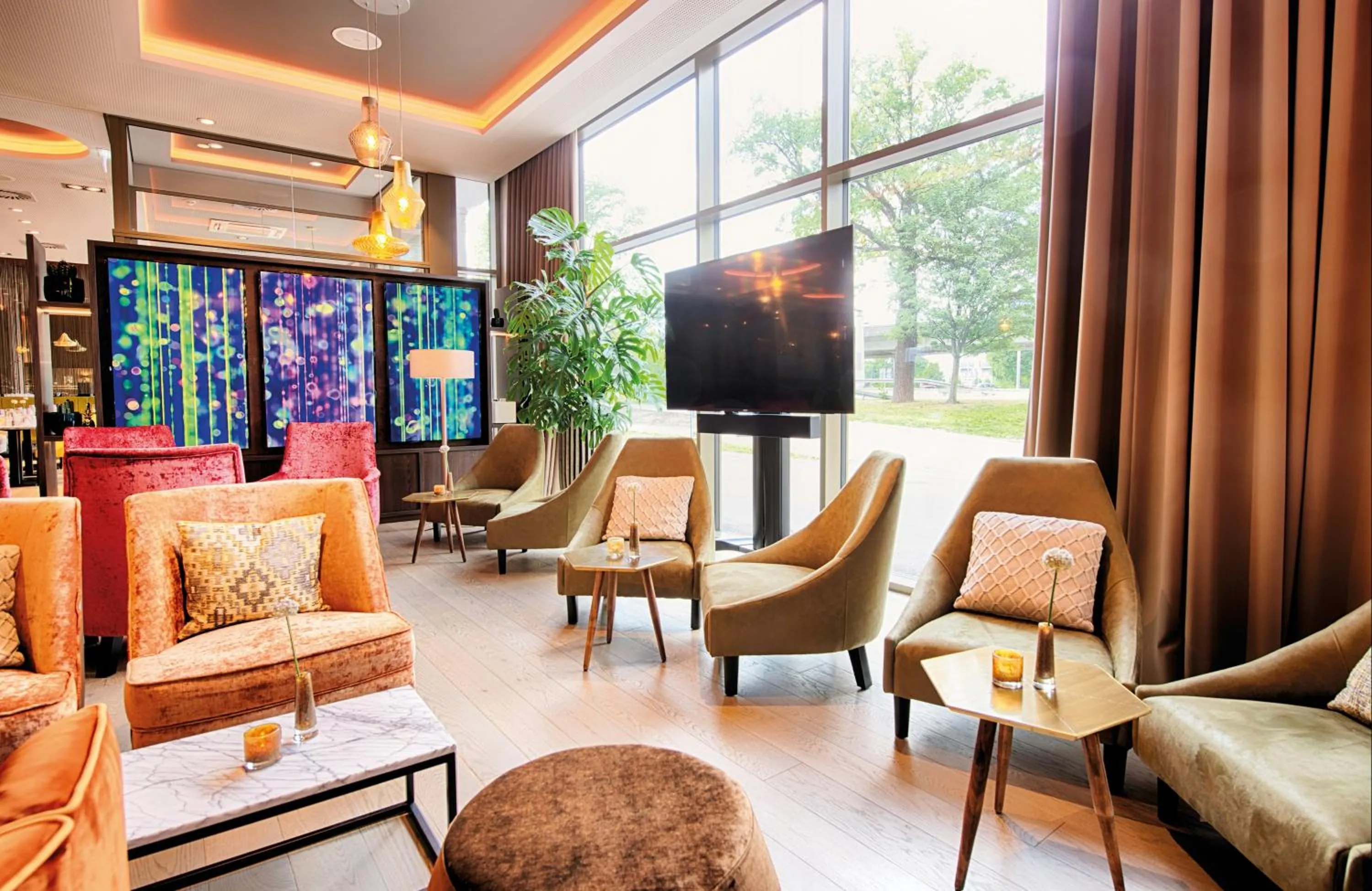 Lounge or bar in Leonardo Royal Hotel Ulm