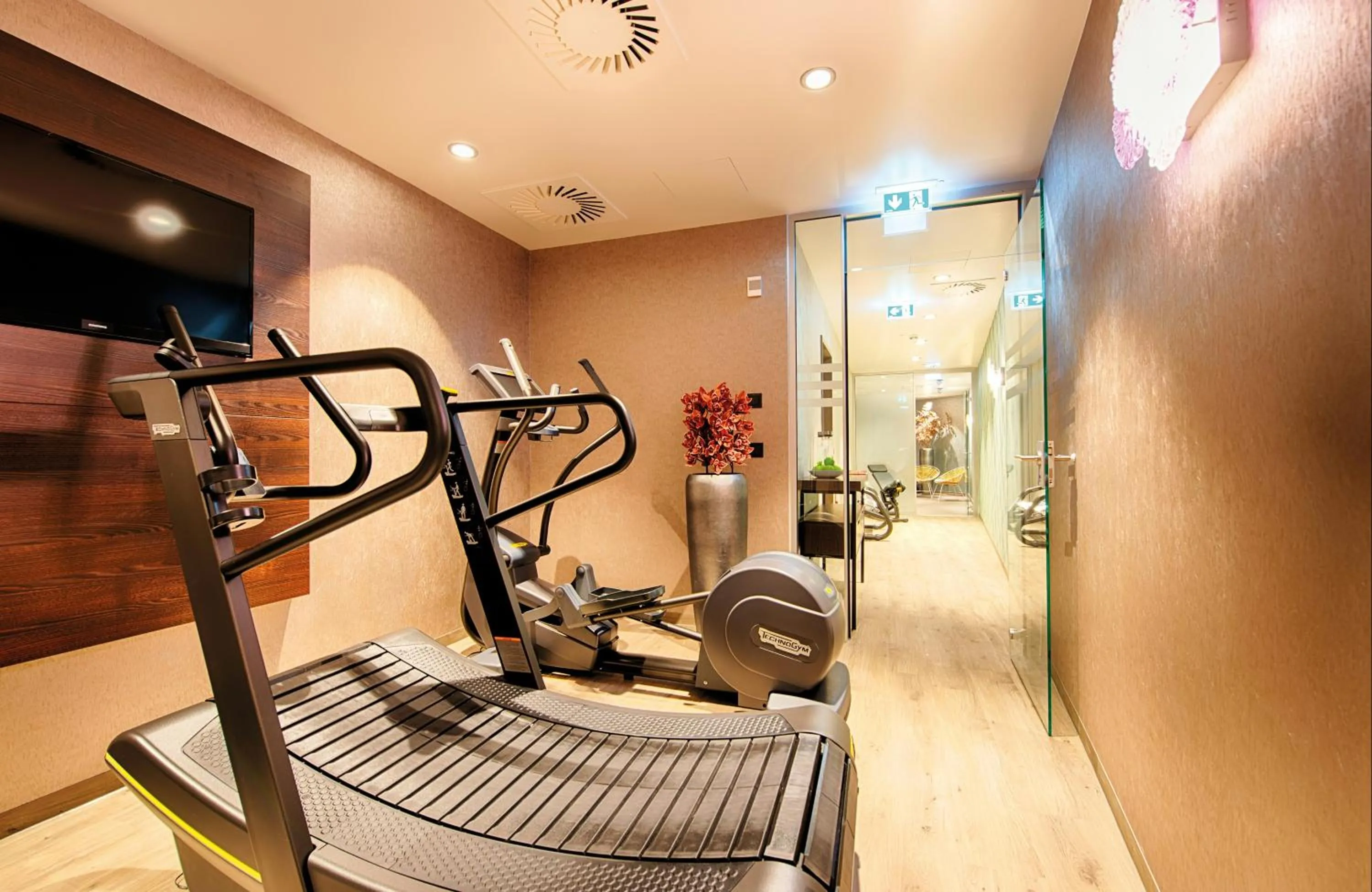 Spa and wellness centre/facilities in Leonardo Royal Hotel Ulm