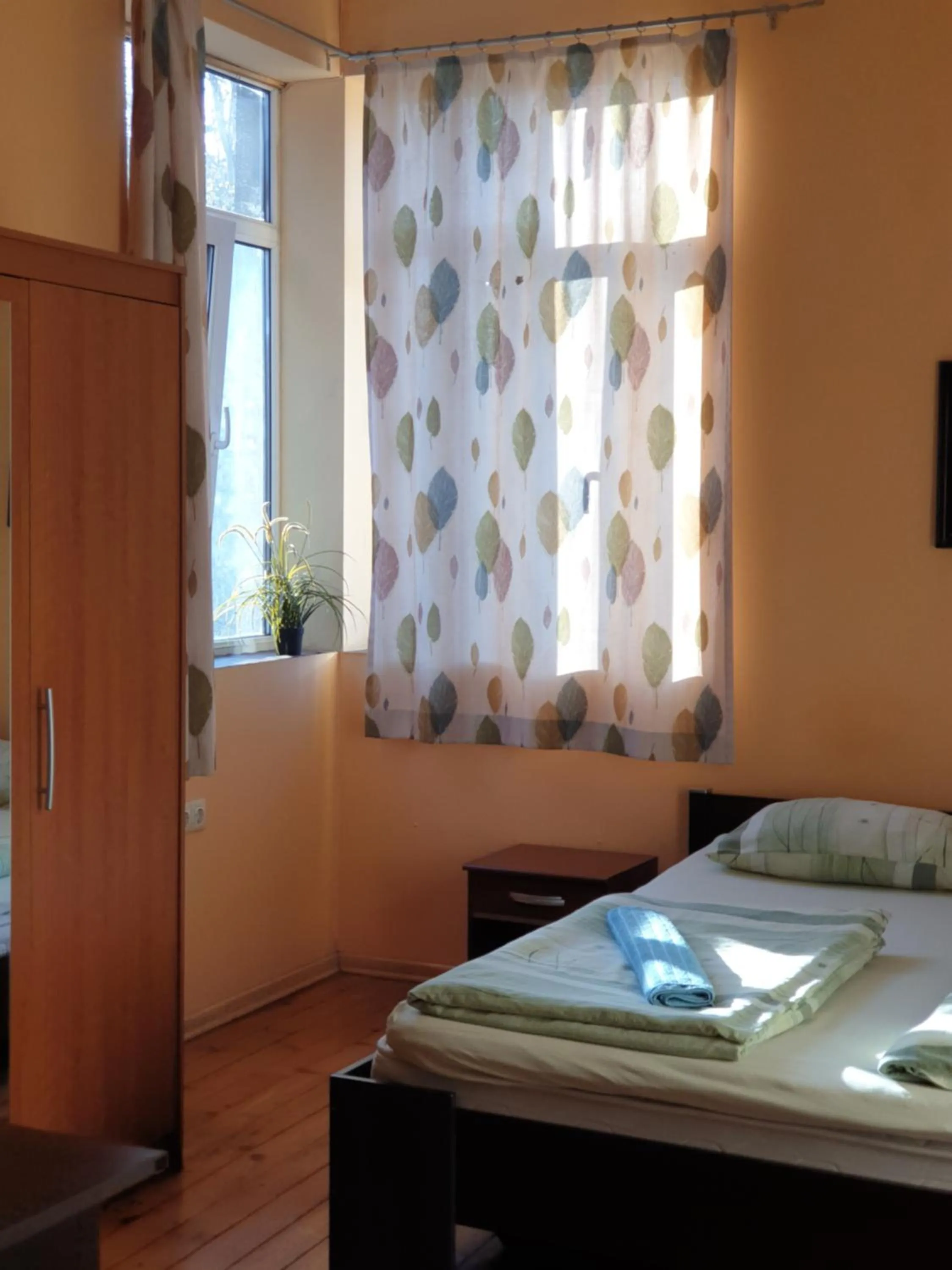 Bed in Elegance on a Budget - Rooms for Rent in Sofia Center