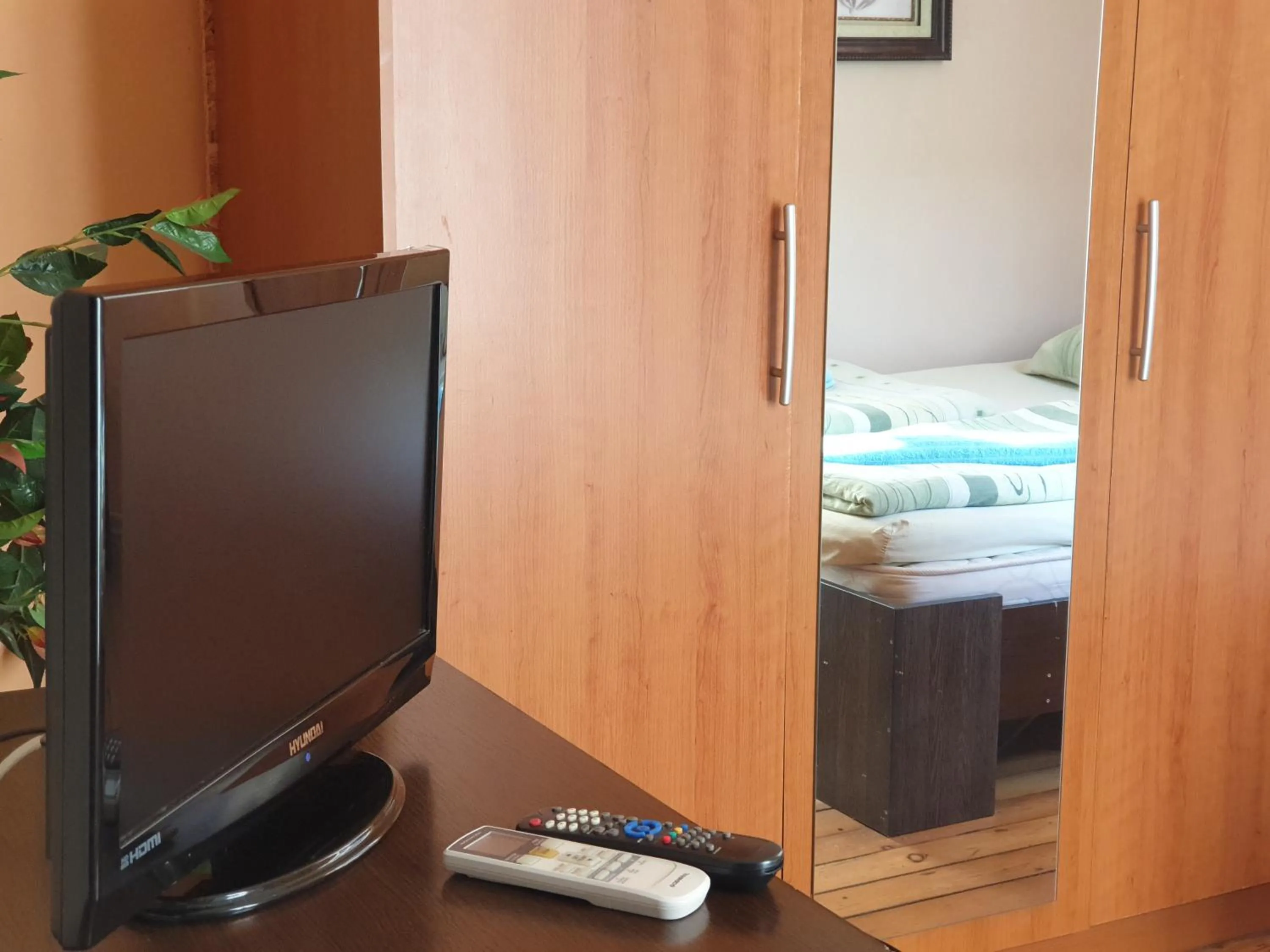 Bed in Elegance on a Budget - Rooms for Rent in Sofia Center