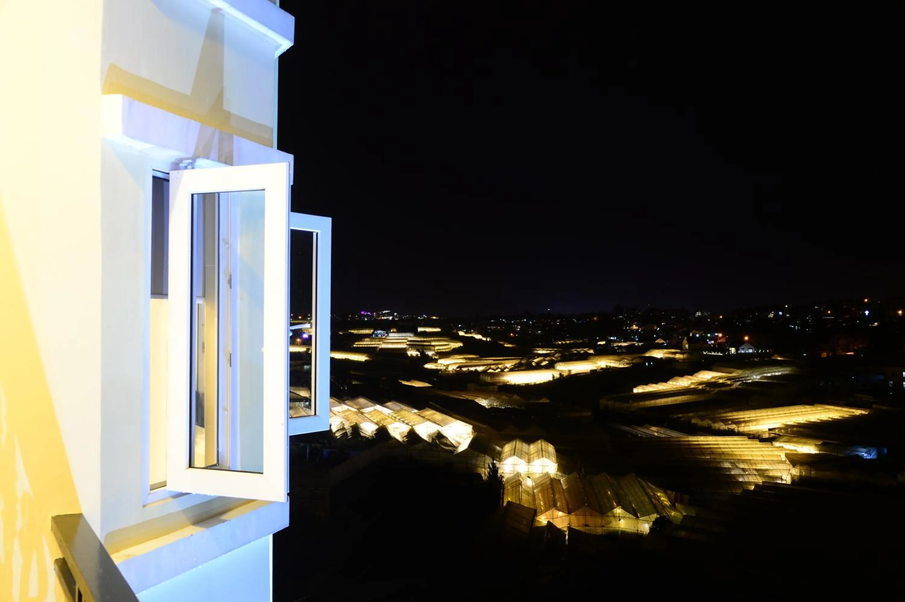 Night in Ladalat Hotel