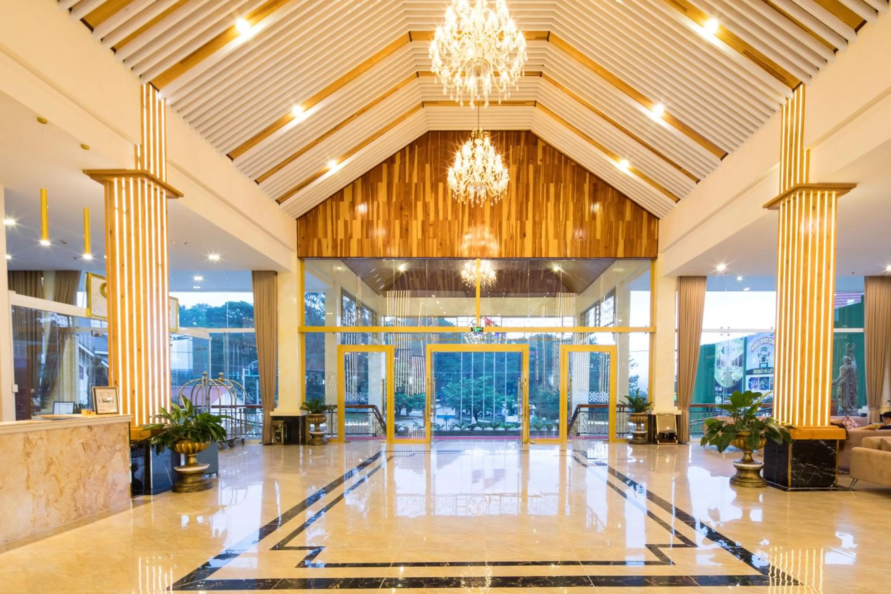 Lobby or reception in Ladalat Hotel