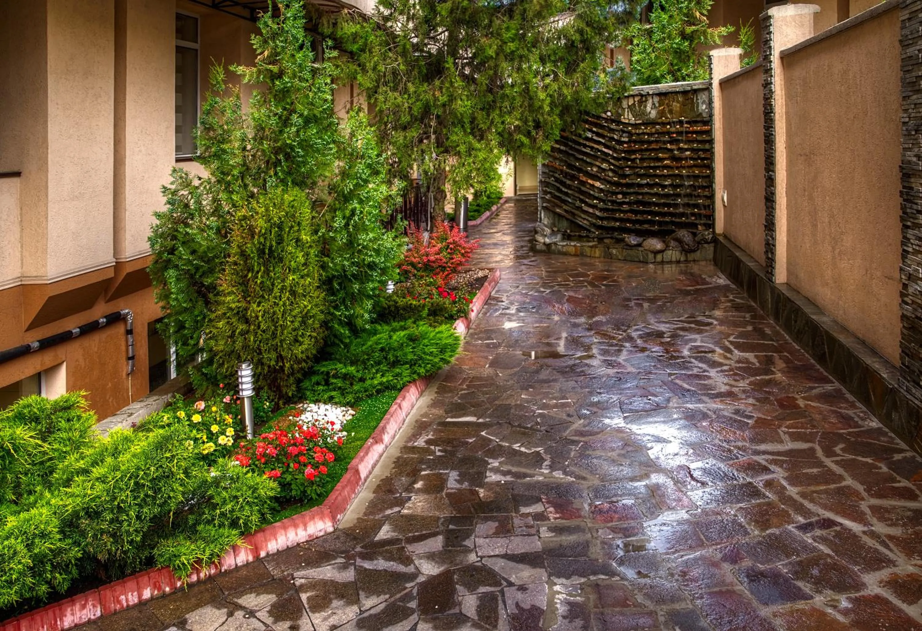 Facade/entrance in Voyage Hotel