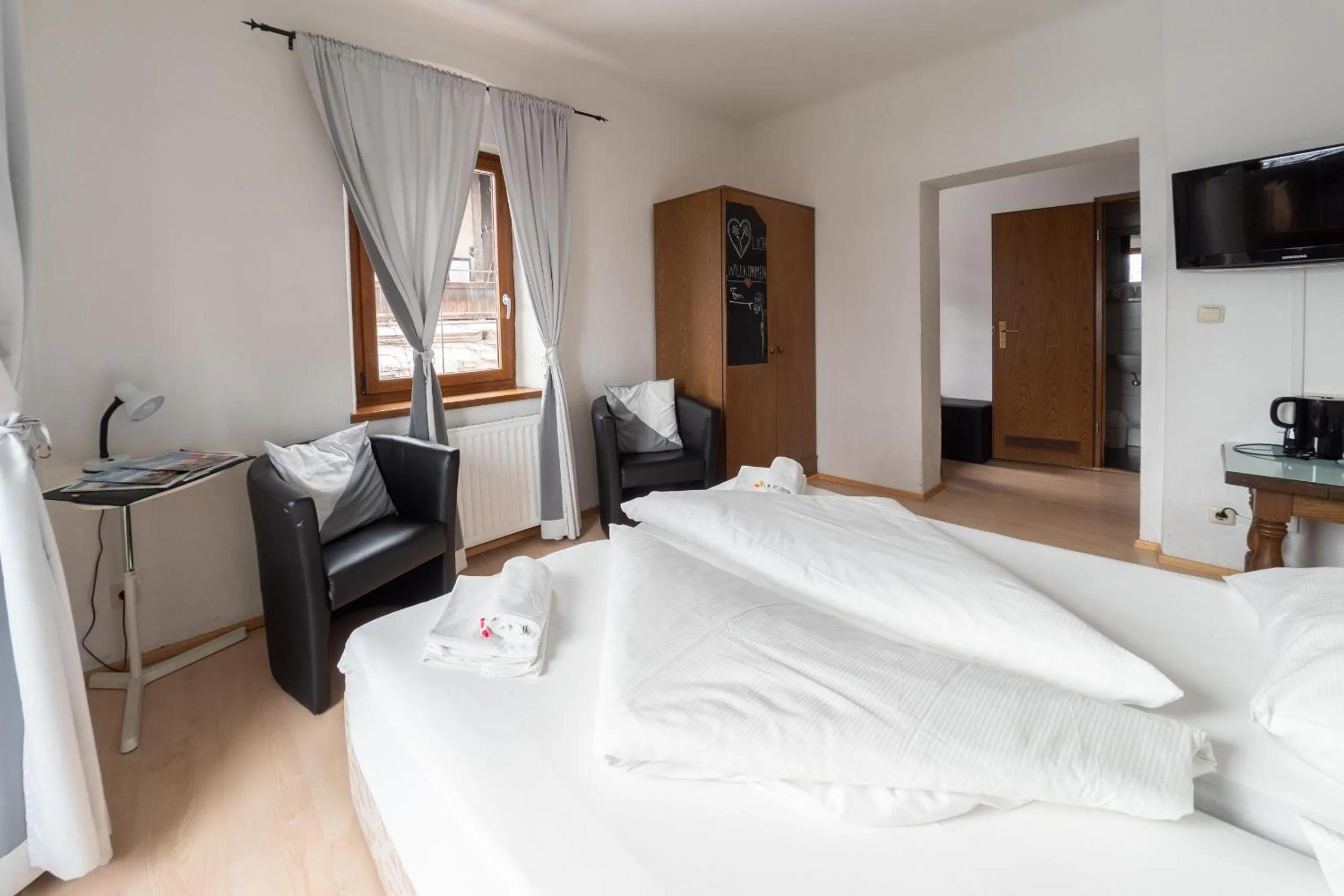 Bedroom, Bed in B&B Hotel Heimgartl