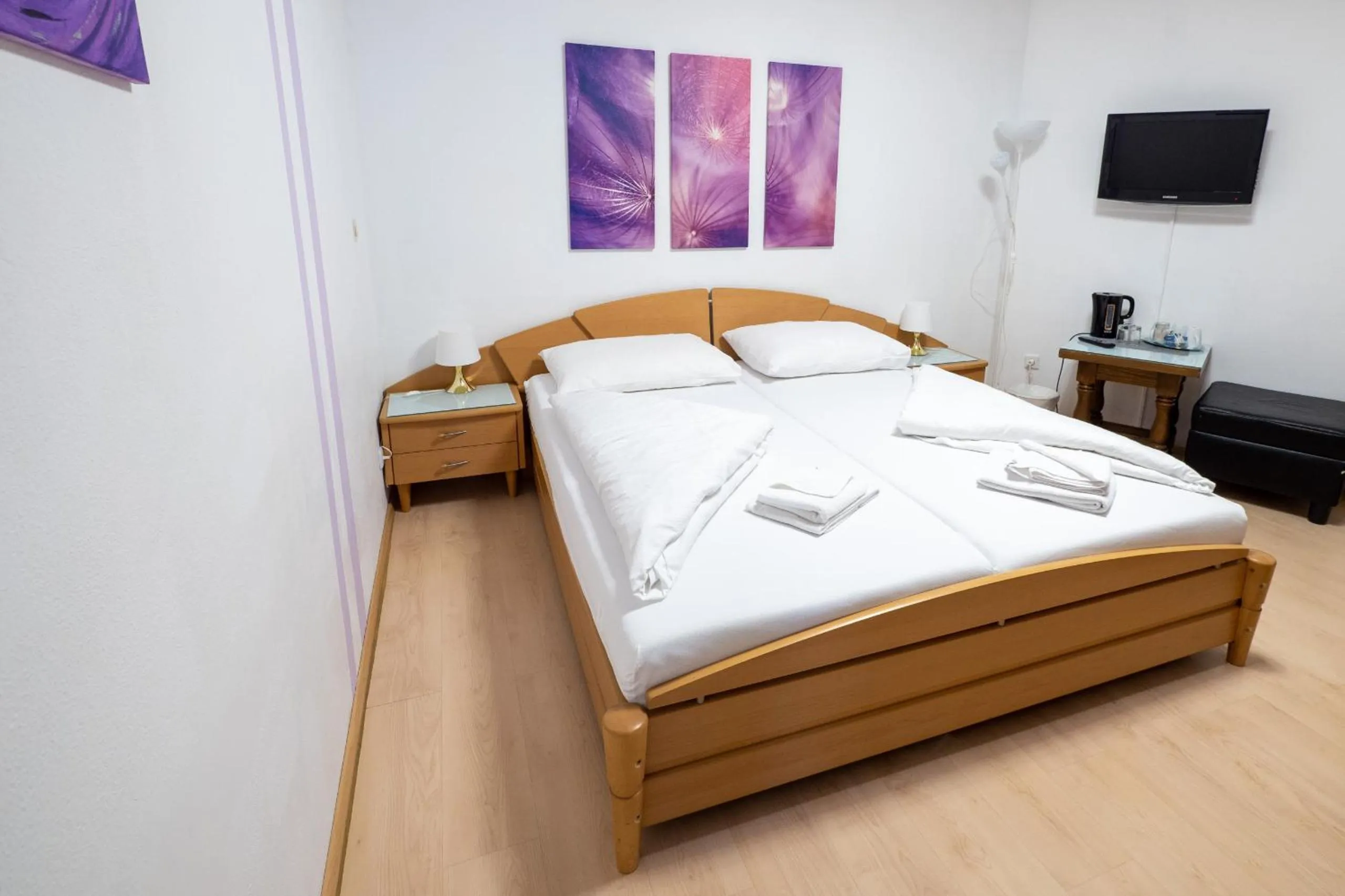 Bedroom, Bed in B&B Hotel Heimgartl