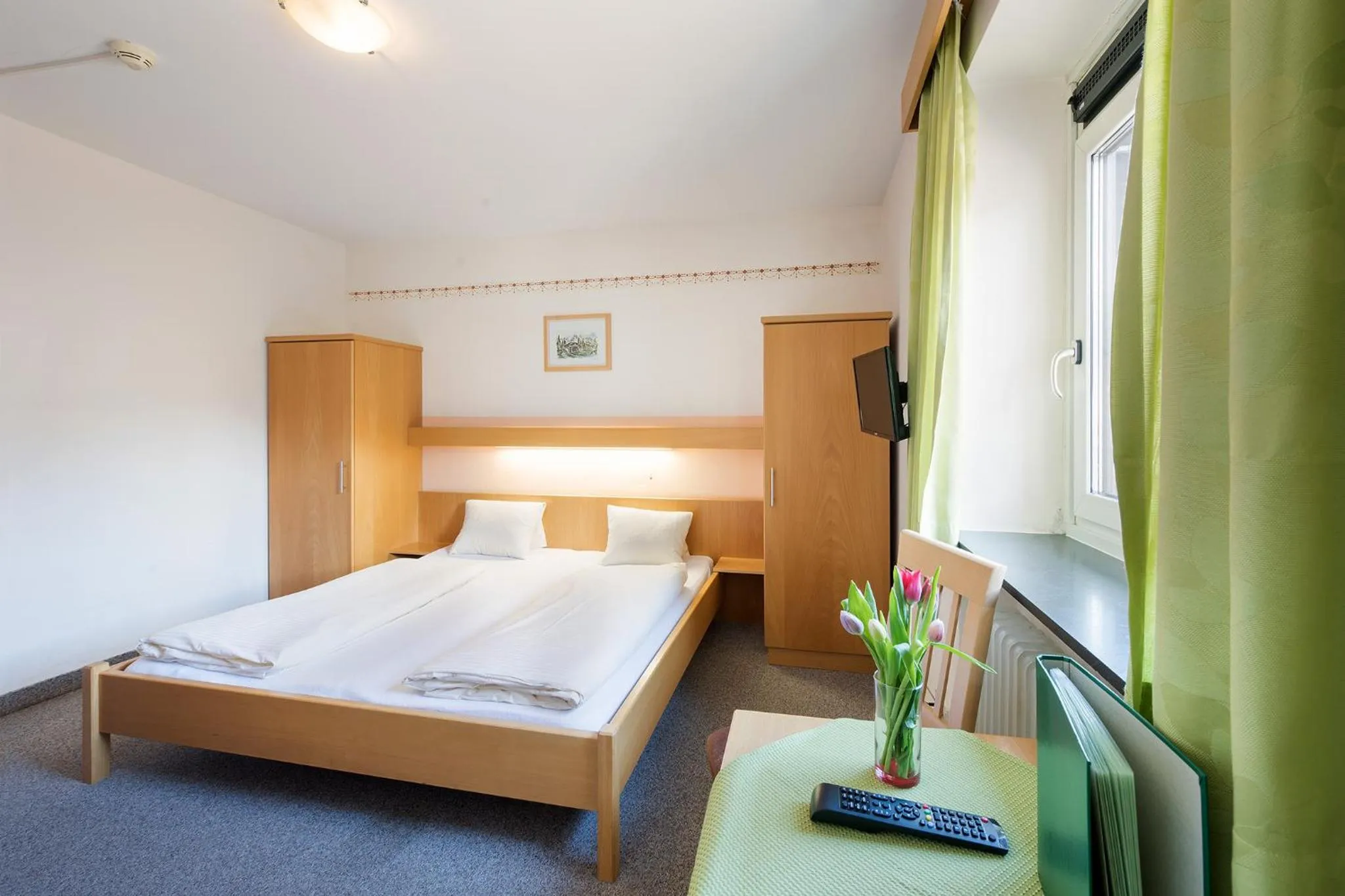 Photo of the whole room, Bed in Hotel Linde