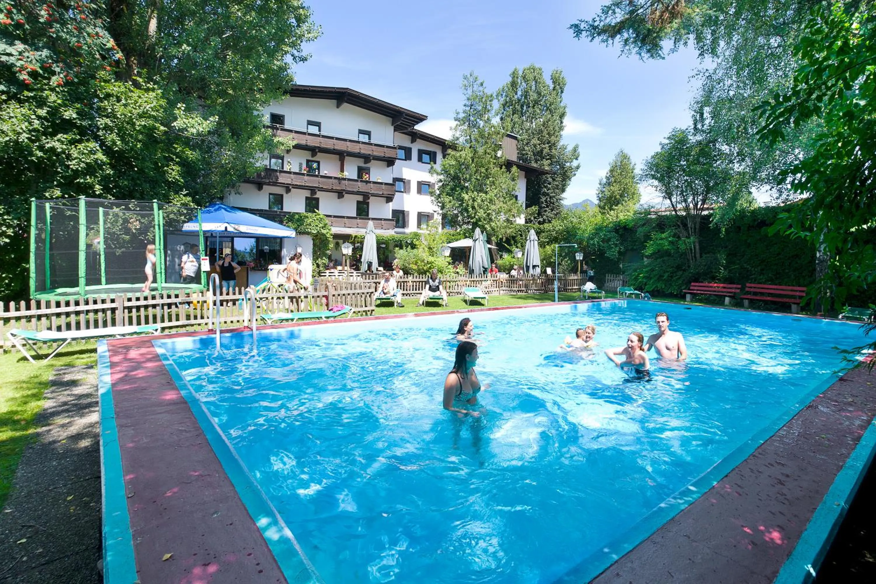 Swimming pool in Hotel Linde