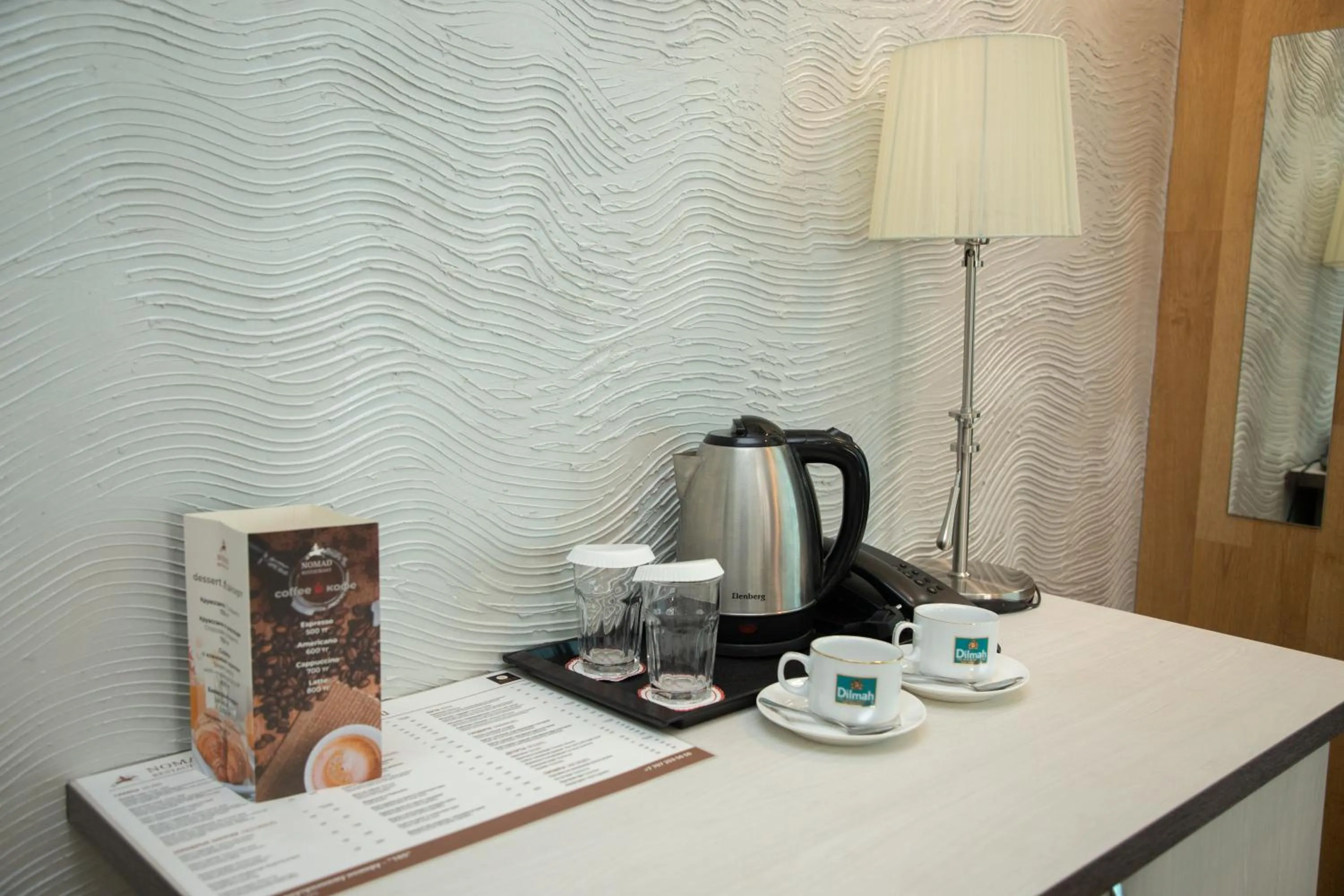 Coffee/tea facilities in Astra Hotel