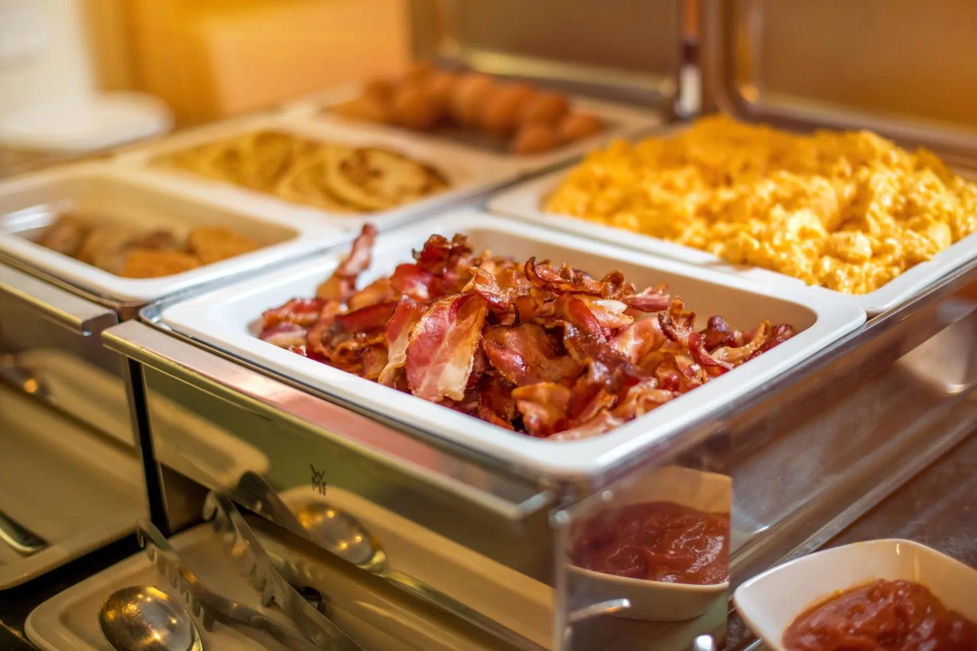 Buffet breakfast in Hotel Cochemer Jung