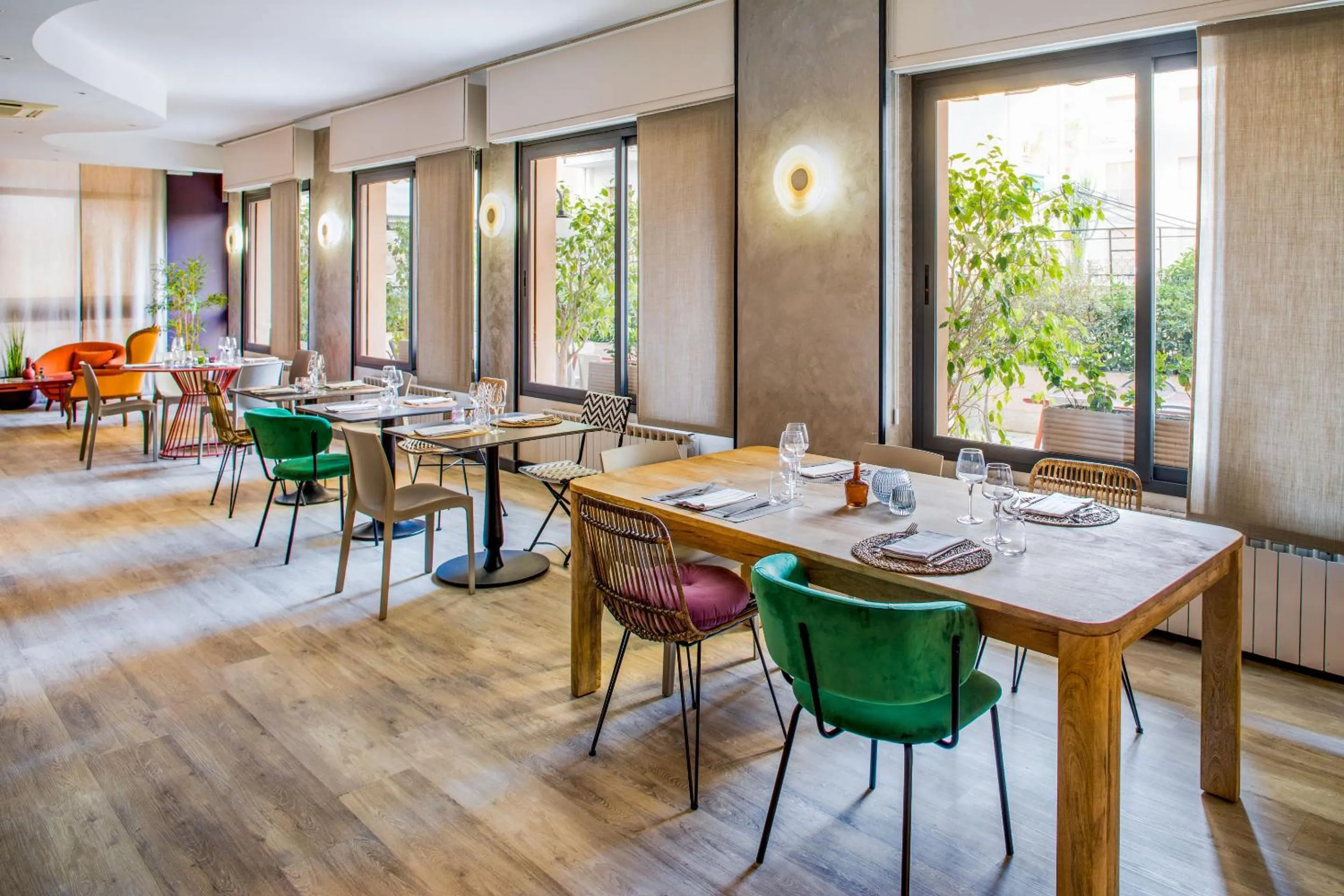 Restaurant/places to eat in Hotel Bristol