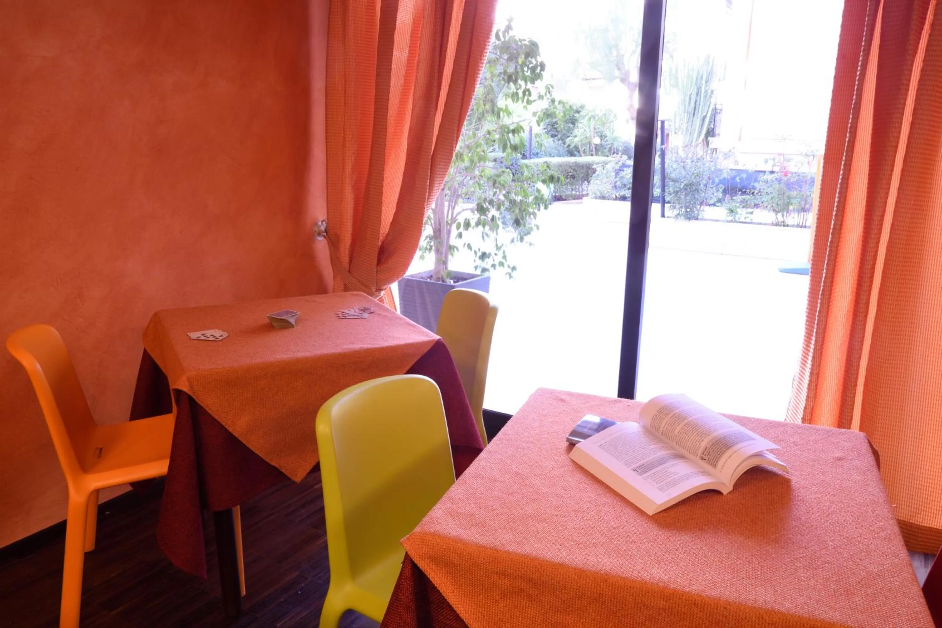 Communal lounge/ TV room in Hotel Bristol