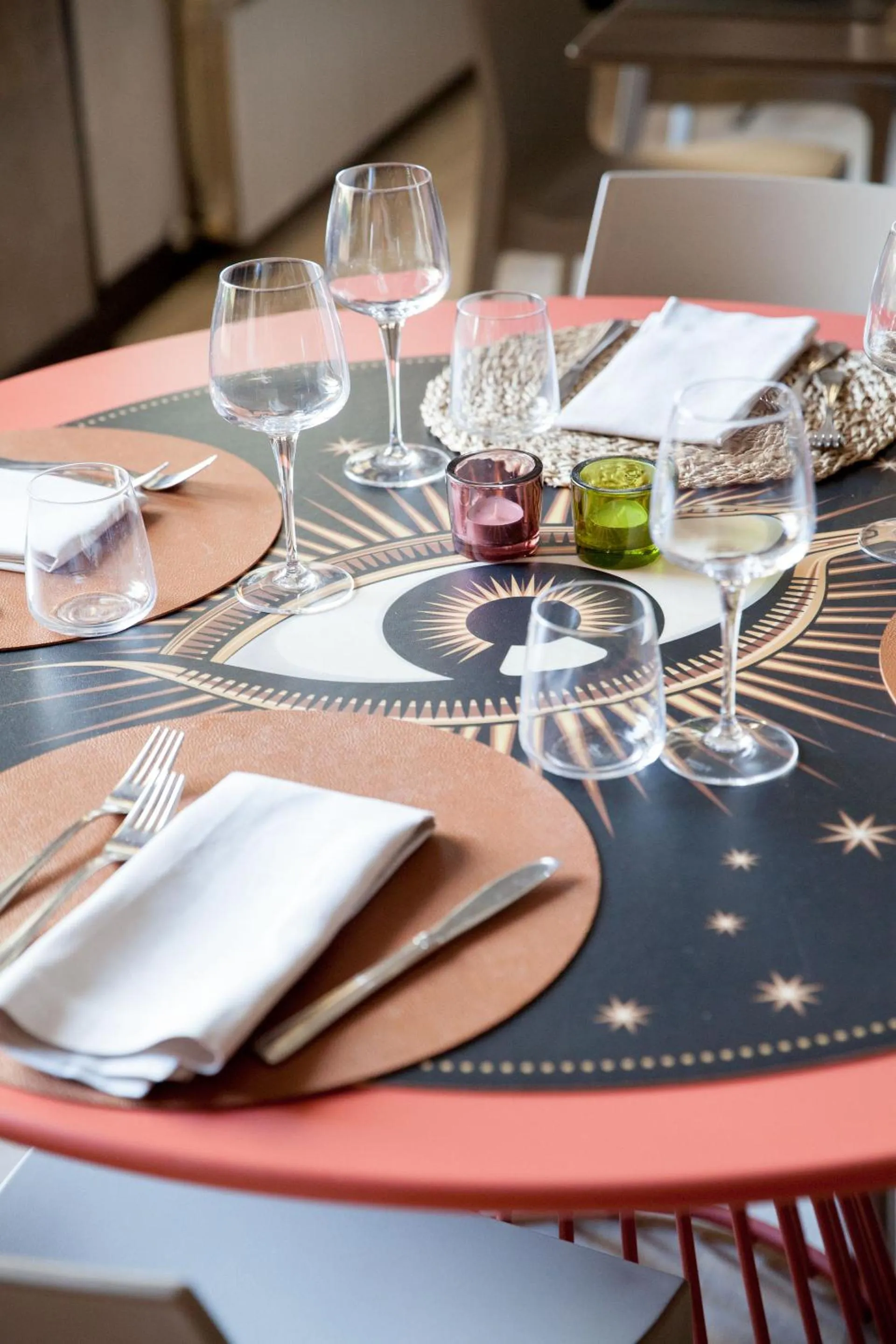 Restaurant/places to eat in Hotel Bristol