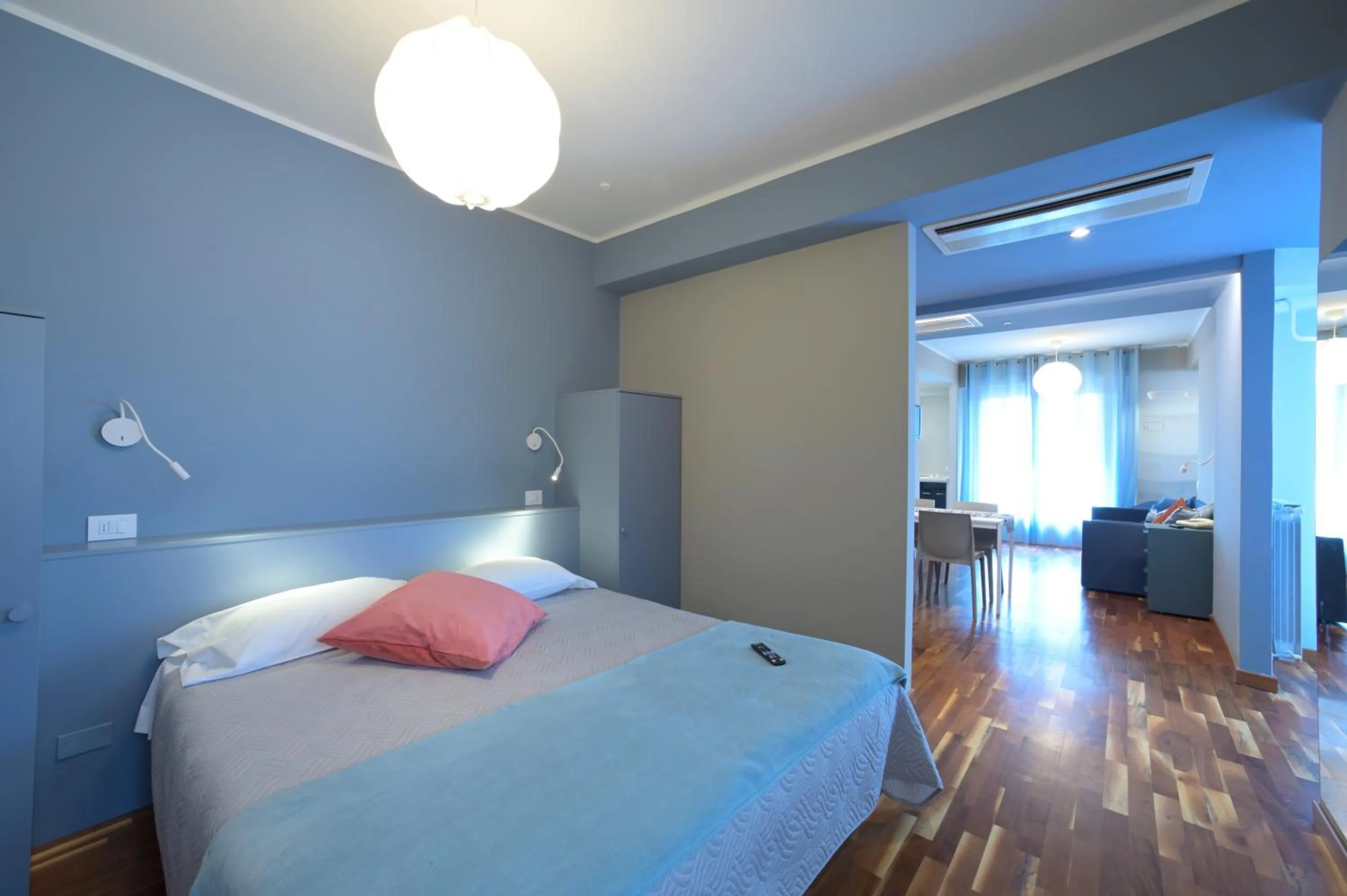 Photo of the whole room, Bed in Hotel Bristol