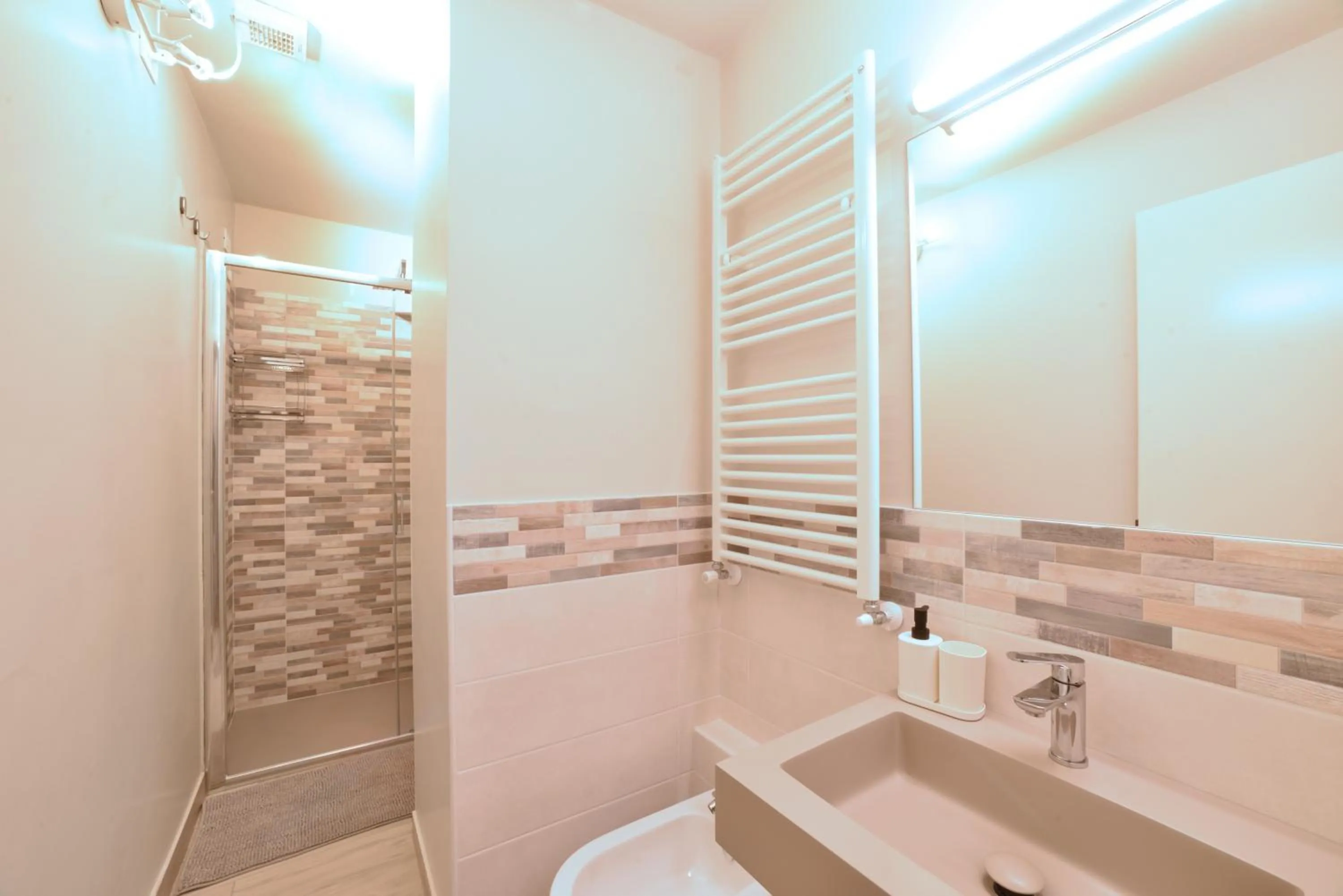 Shower in Hotel Bristol