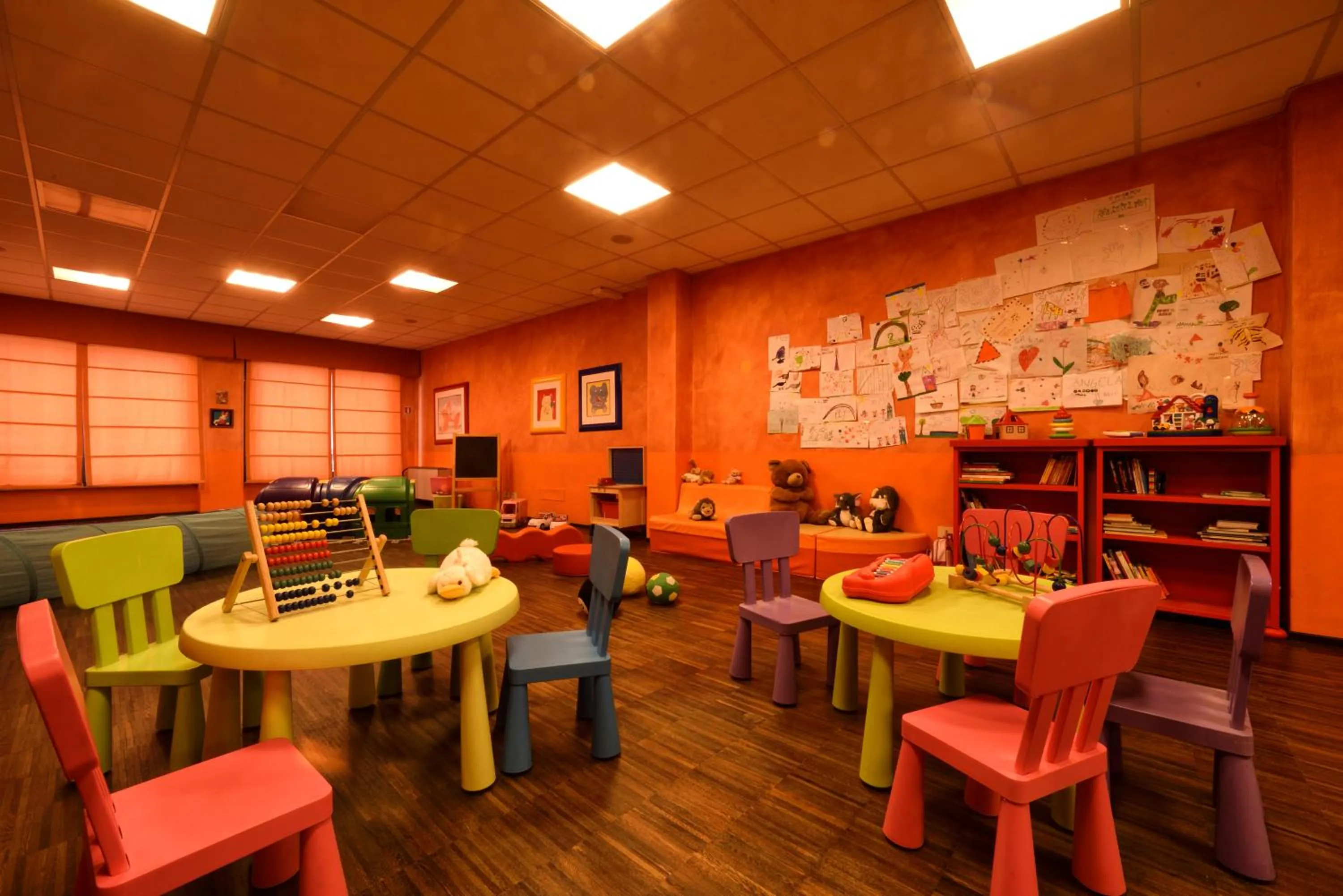 Communal lounge/ TV room in Hotel Bristol