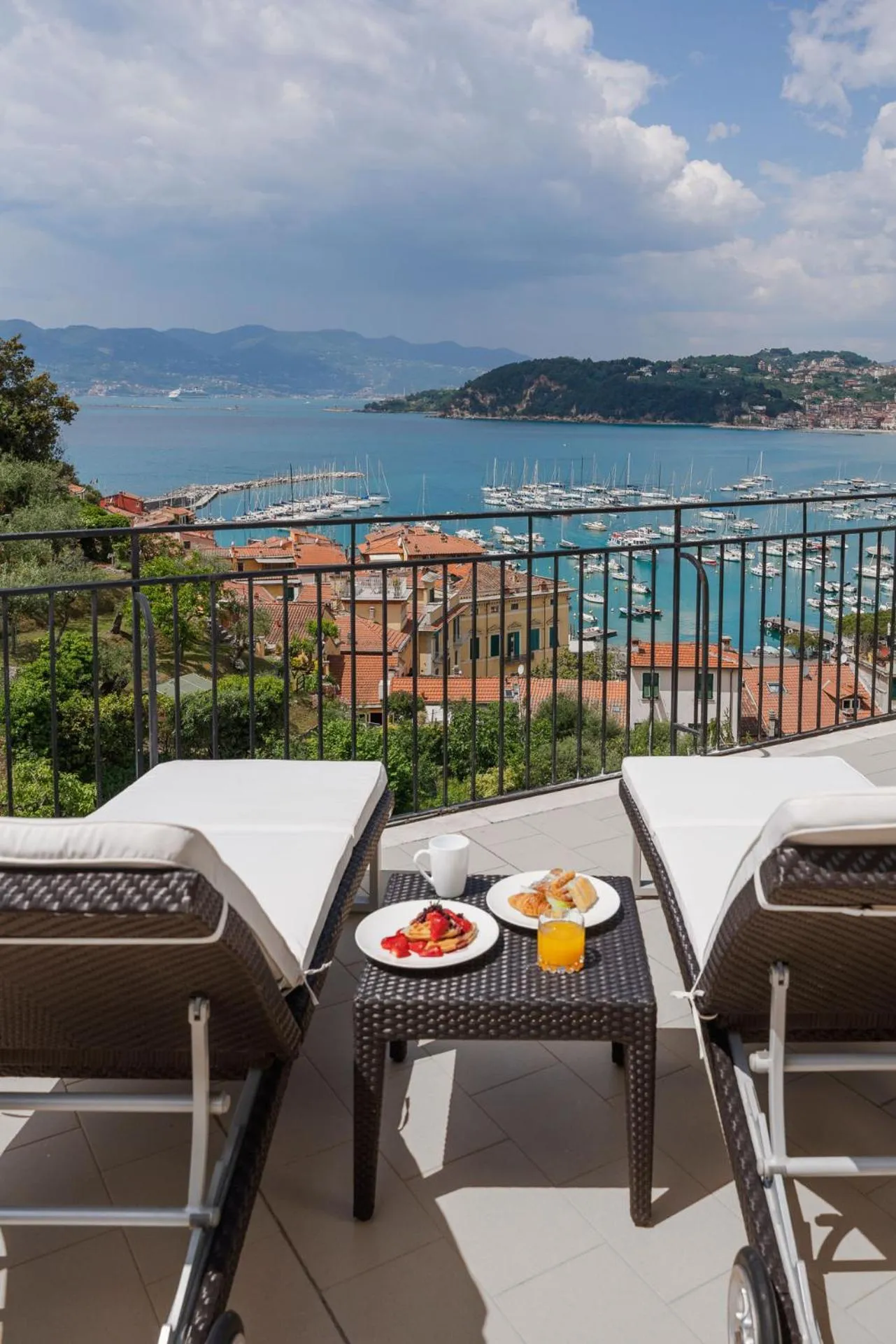 Balcony/Terrace in Doria Park Hotel