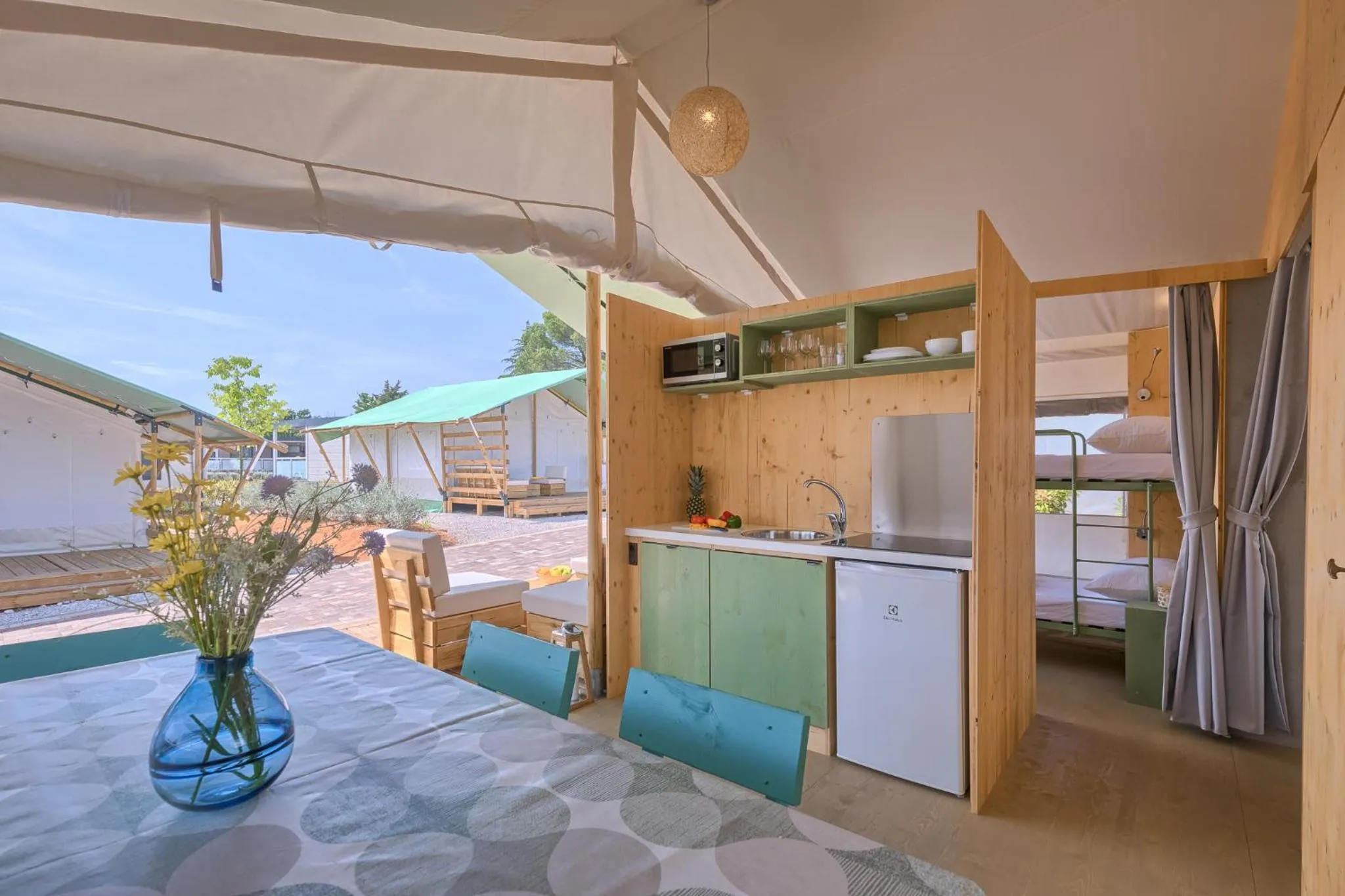 Kitchen or kitchenette in Mobile Homes Camping Santa Marina, Lanterna