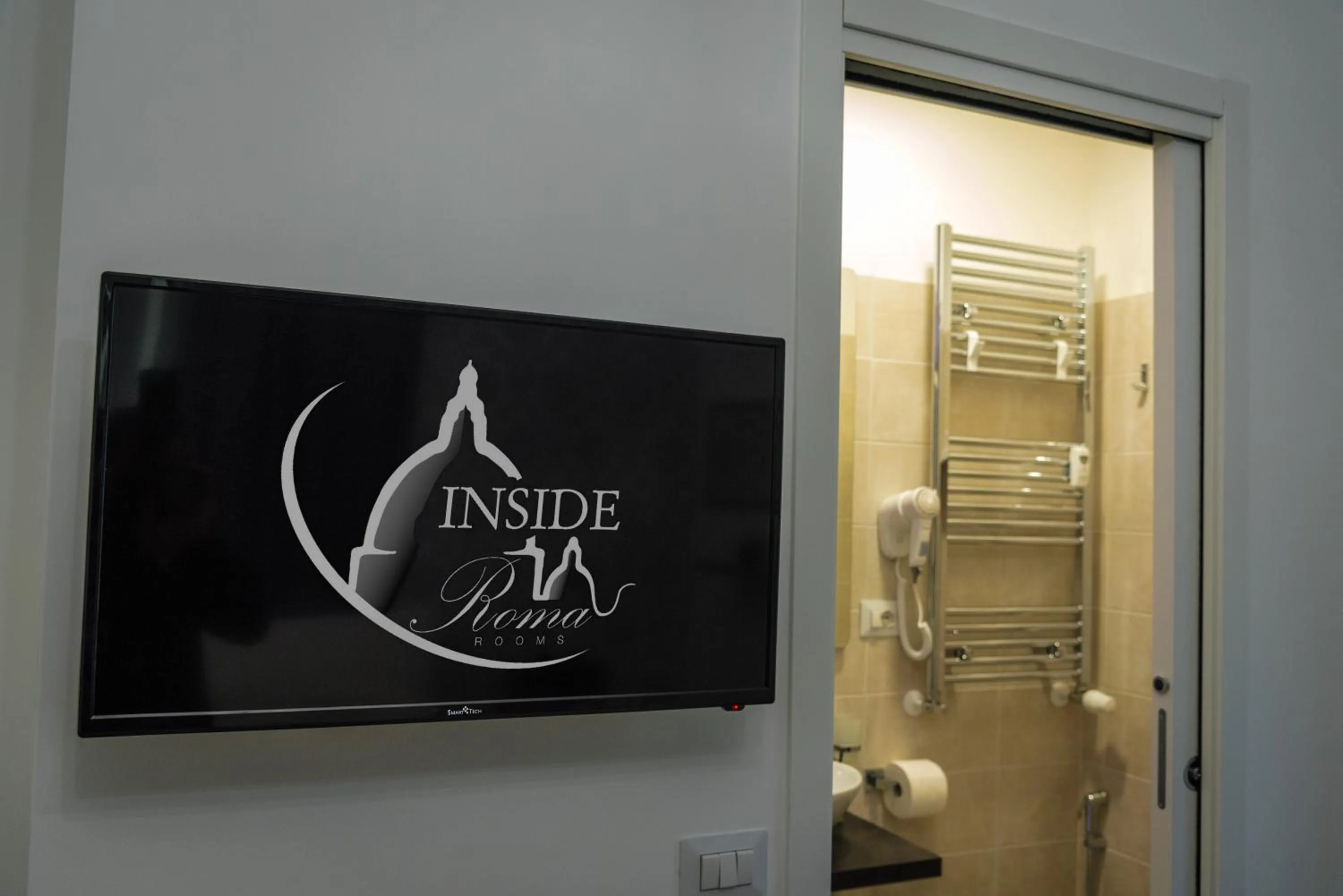 Bathroom in Inside Roma Rooms