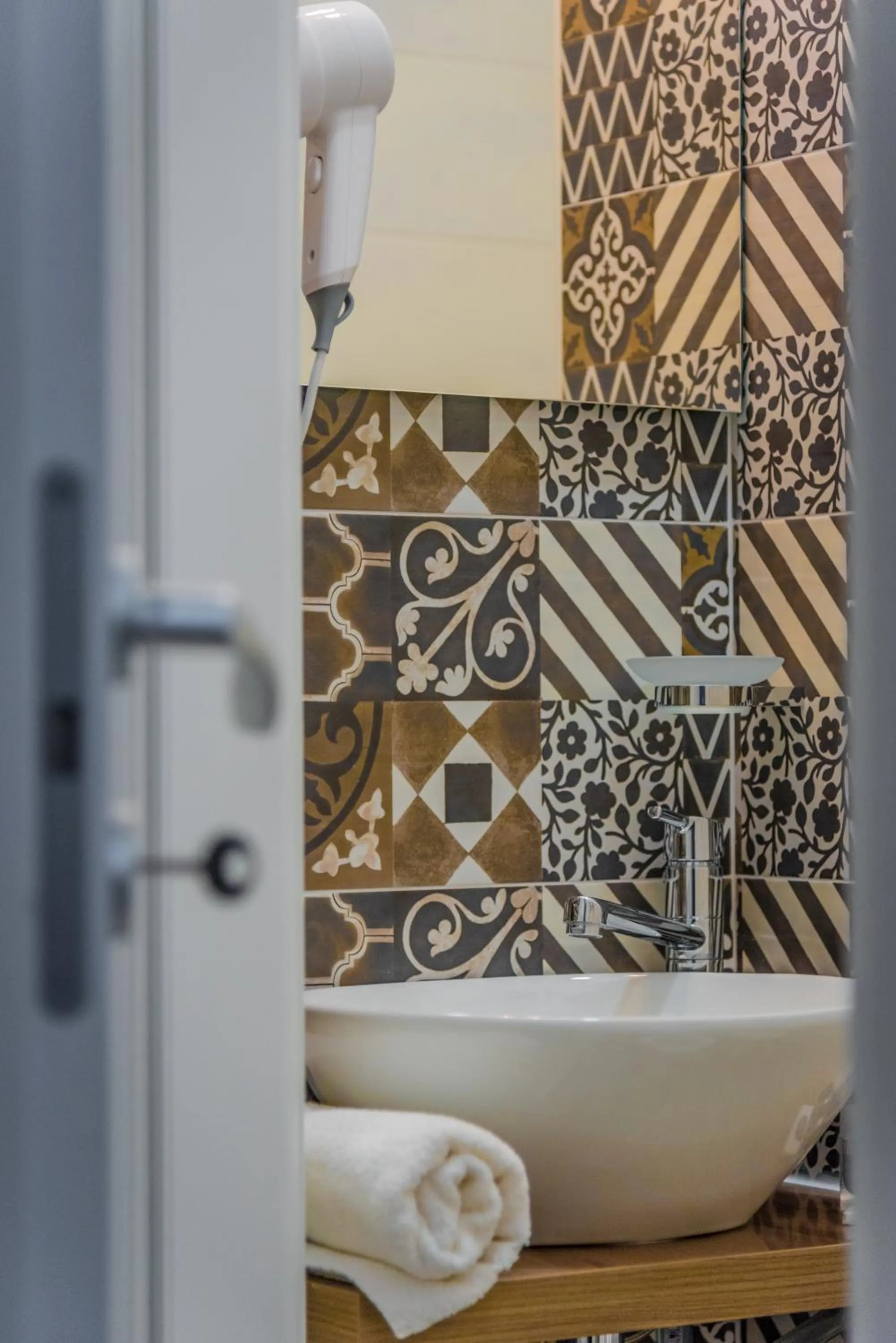 Bathroom in Inside Roma Rooms