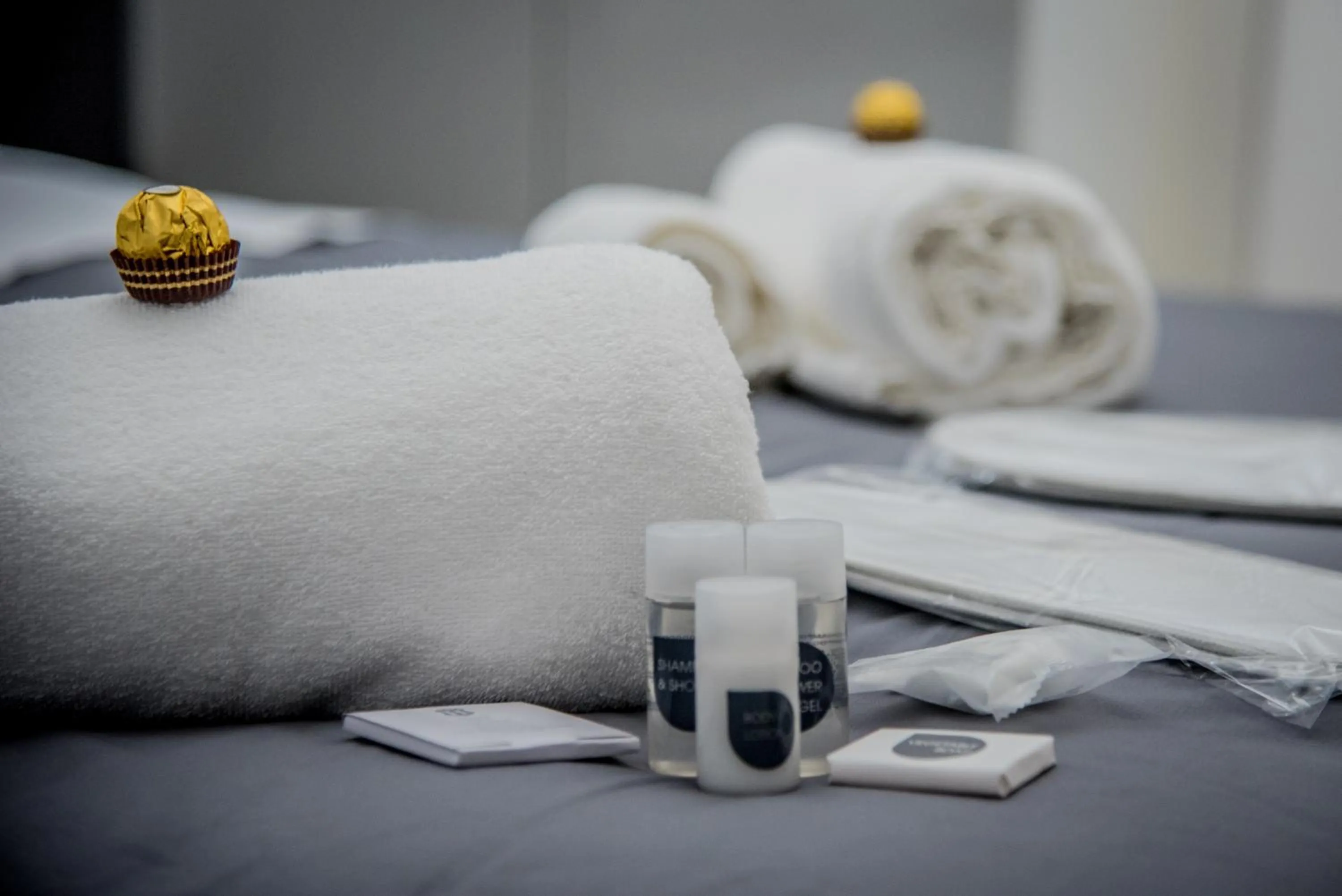 Bedroom, Bed in Inside Roma Rooms