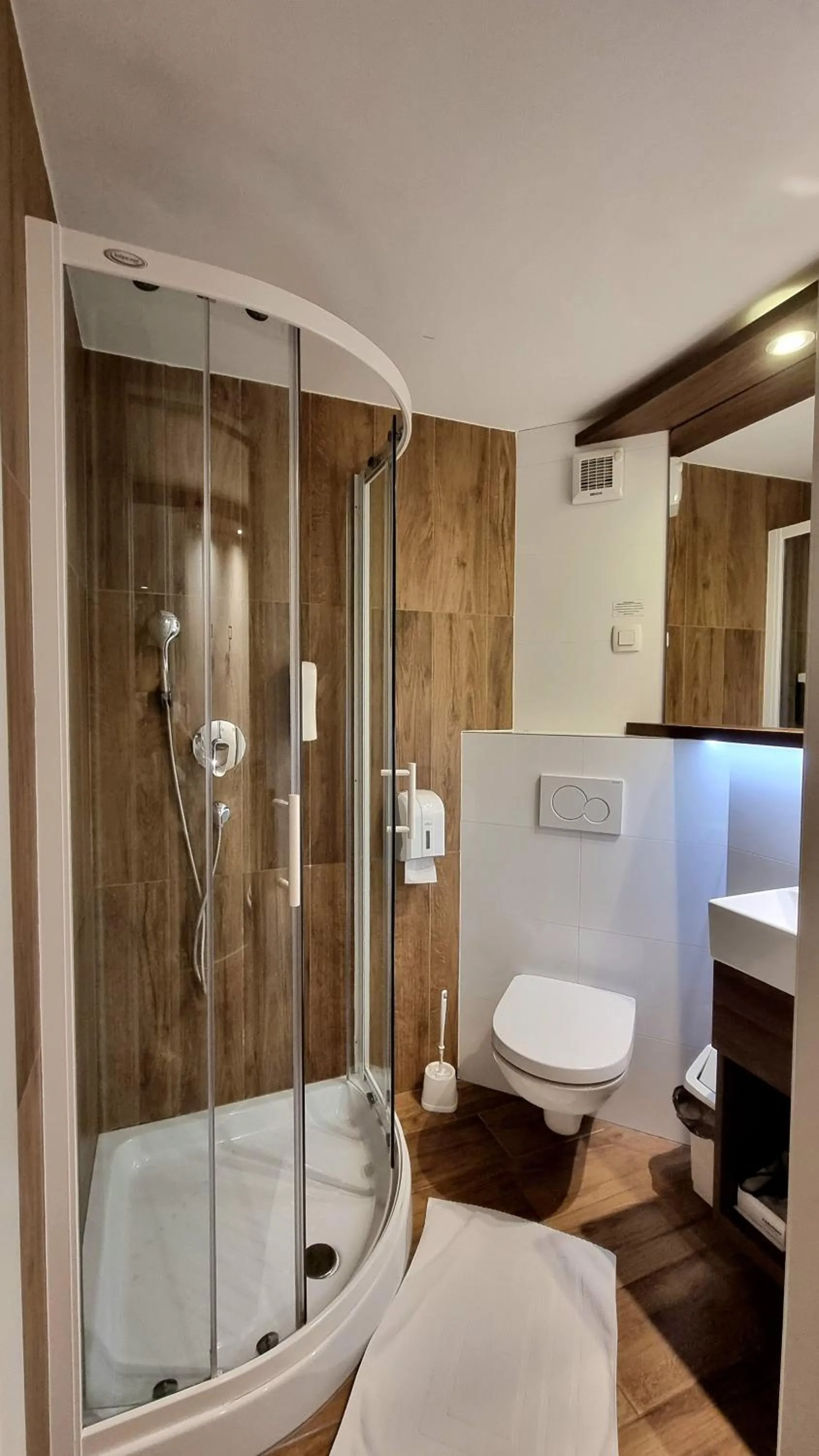 Bathroom in Hotel Emonec