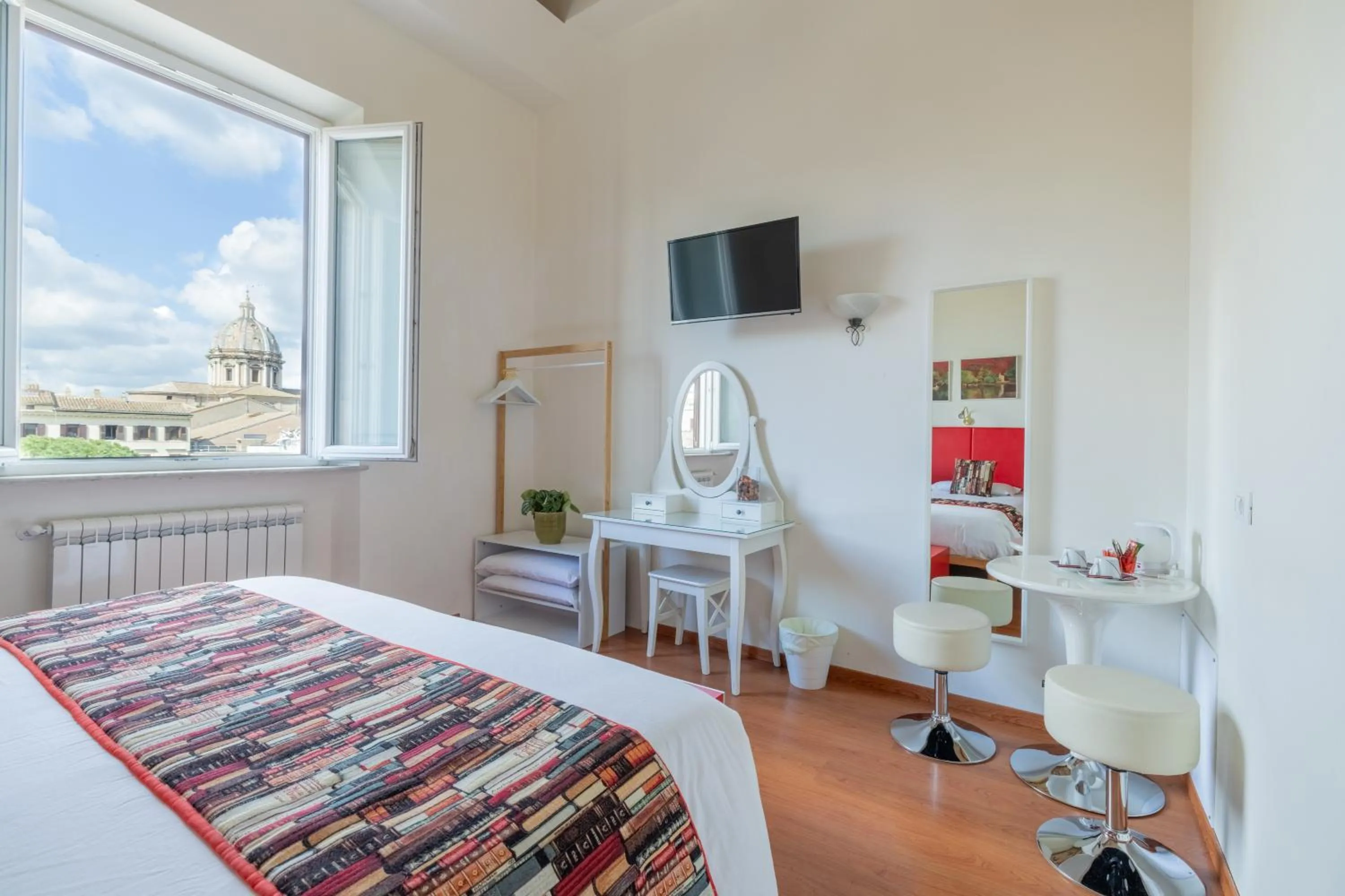 Bed in Superior Relais FCollection Temple View