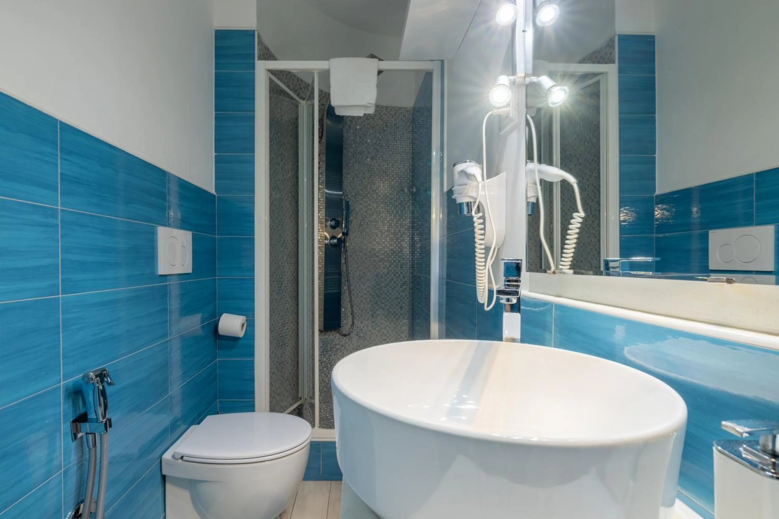 Shower in Superior Relais FCollection Temple View