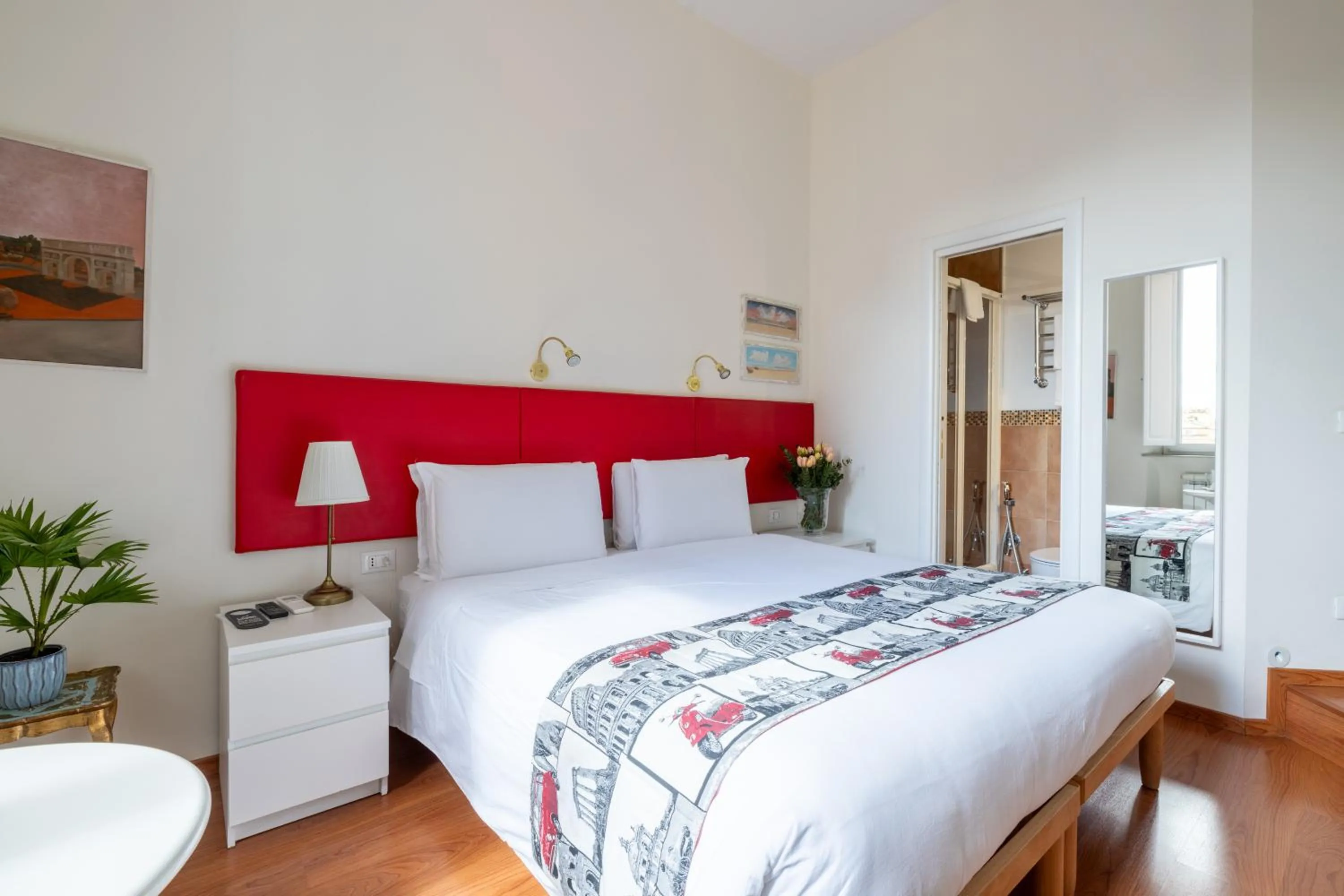 Photo of the whole room, Bed in Superior Relais FCollection Temple View