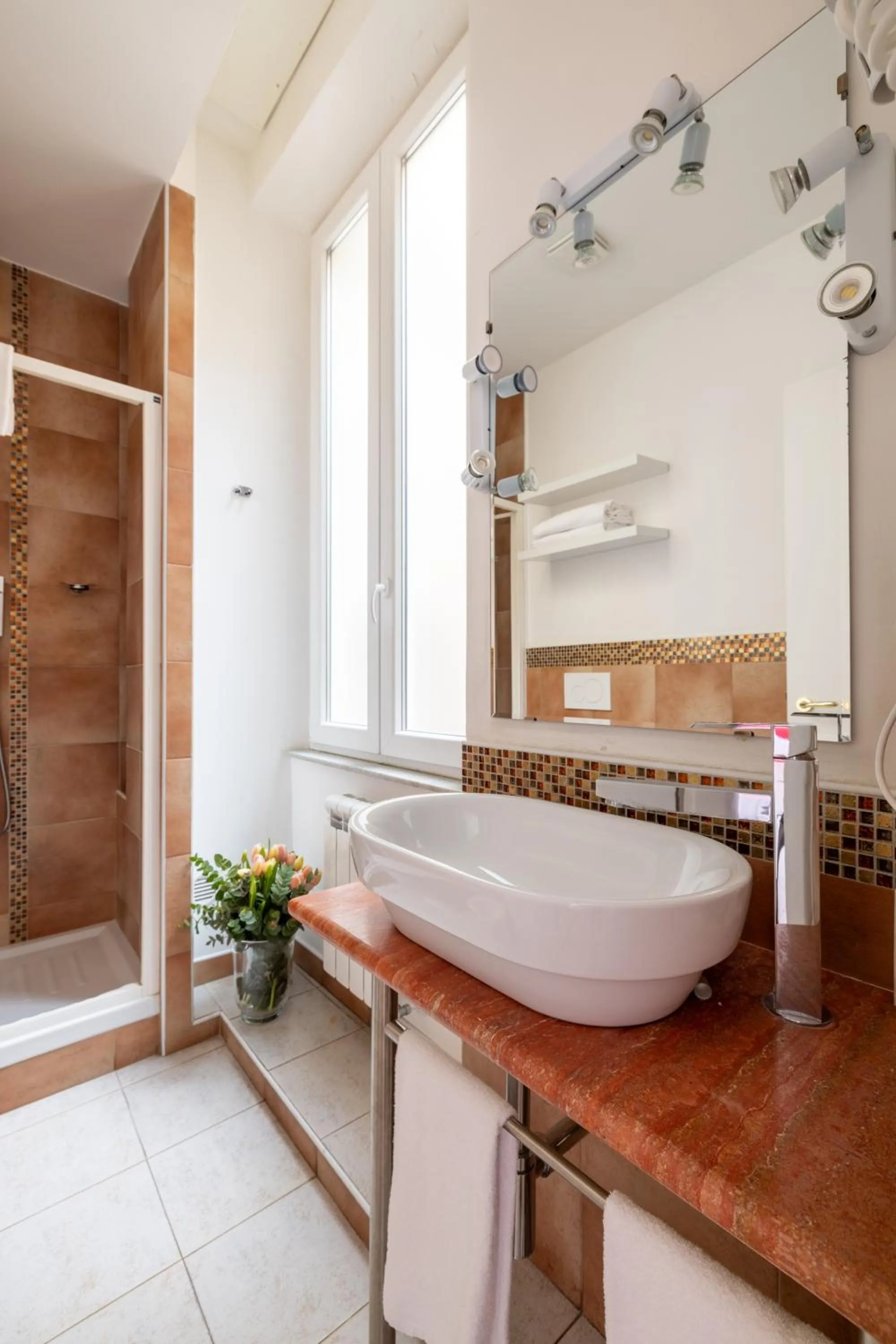 Shower in Superior Relais FCollection Temple View