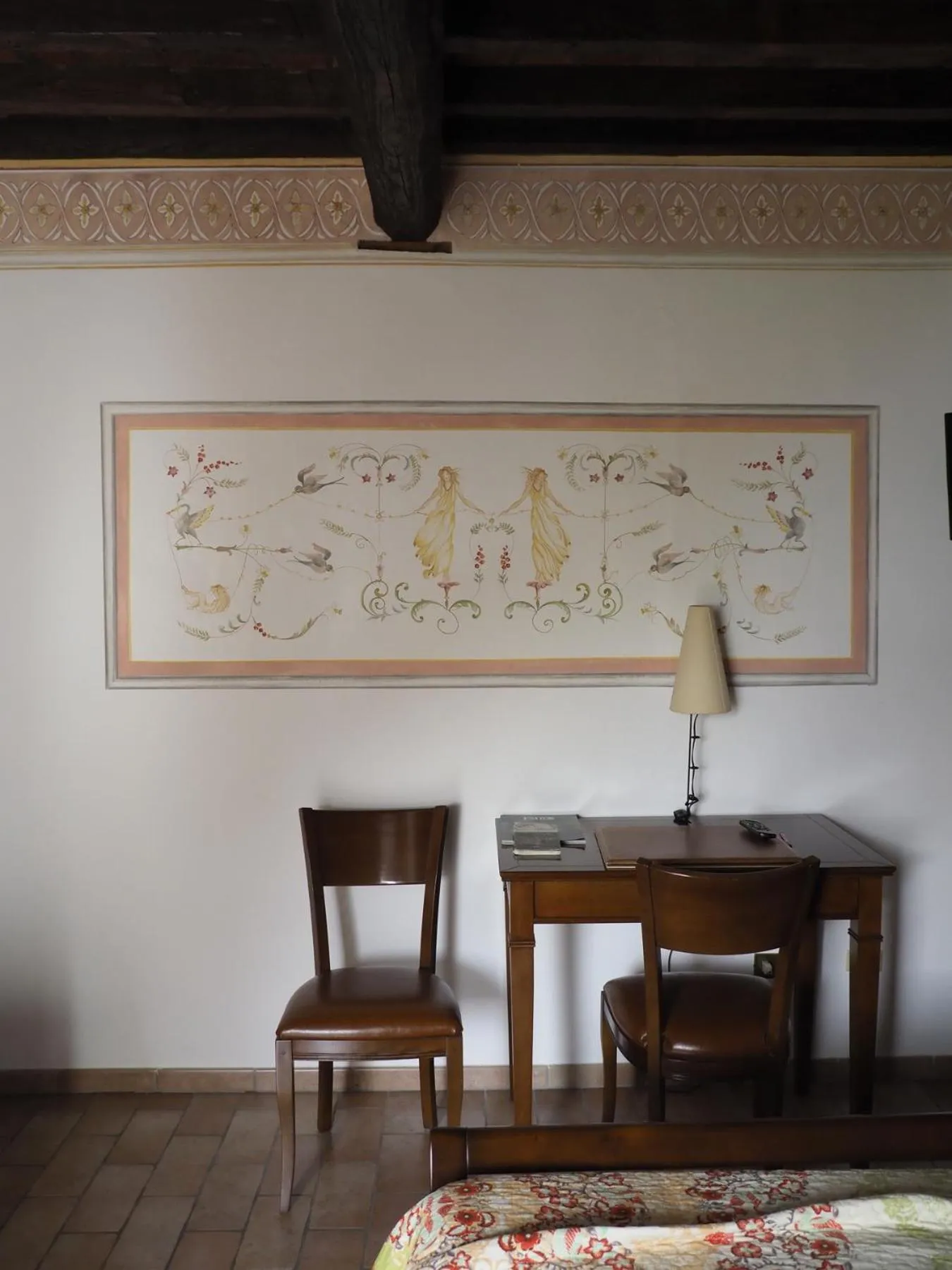 Decorative detail in Albergo Giulia Gonzaga