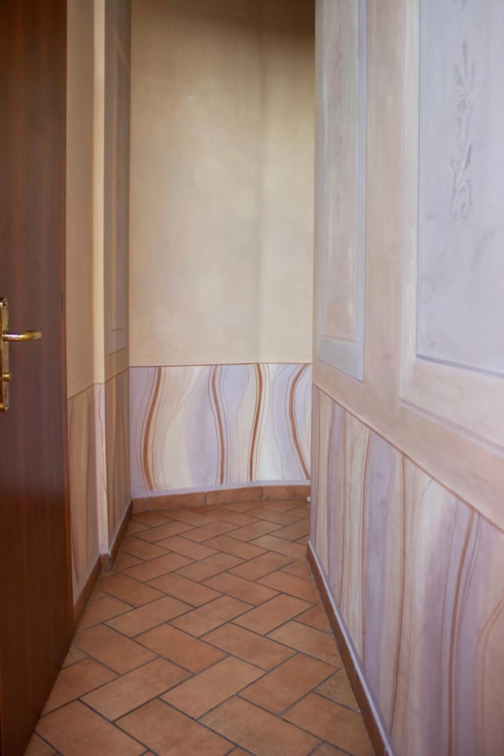 Decorative detail in Albergo Giulia Gonzaga